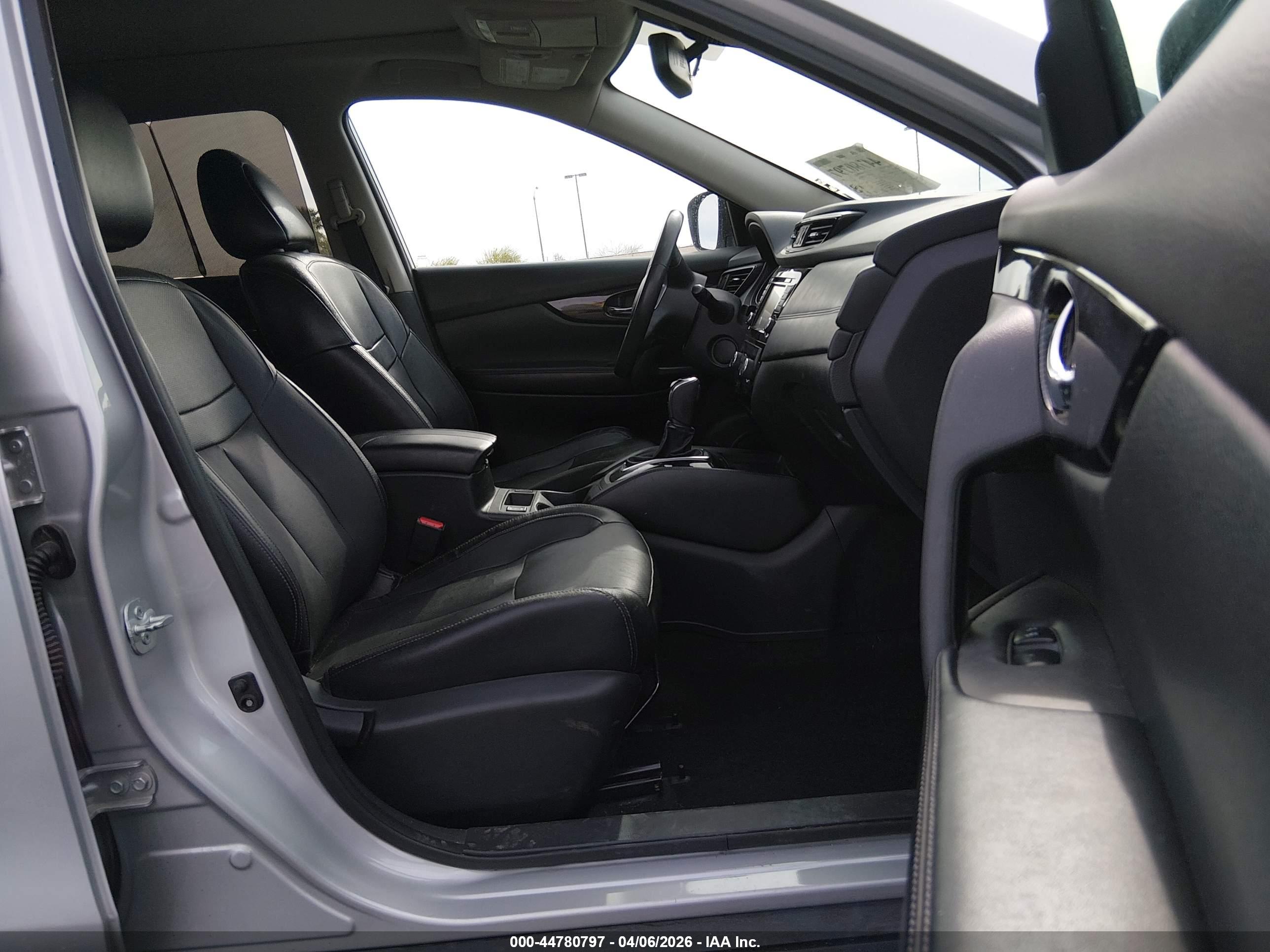 NISSAN ROGUE image 5