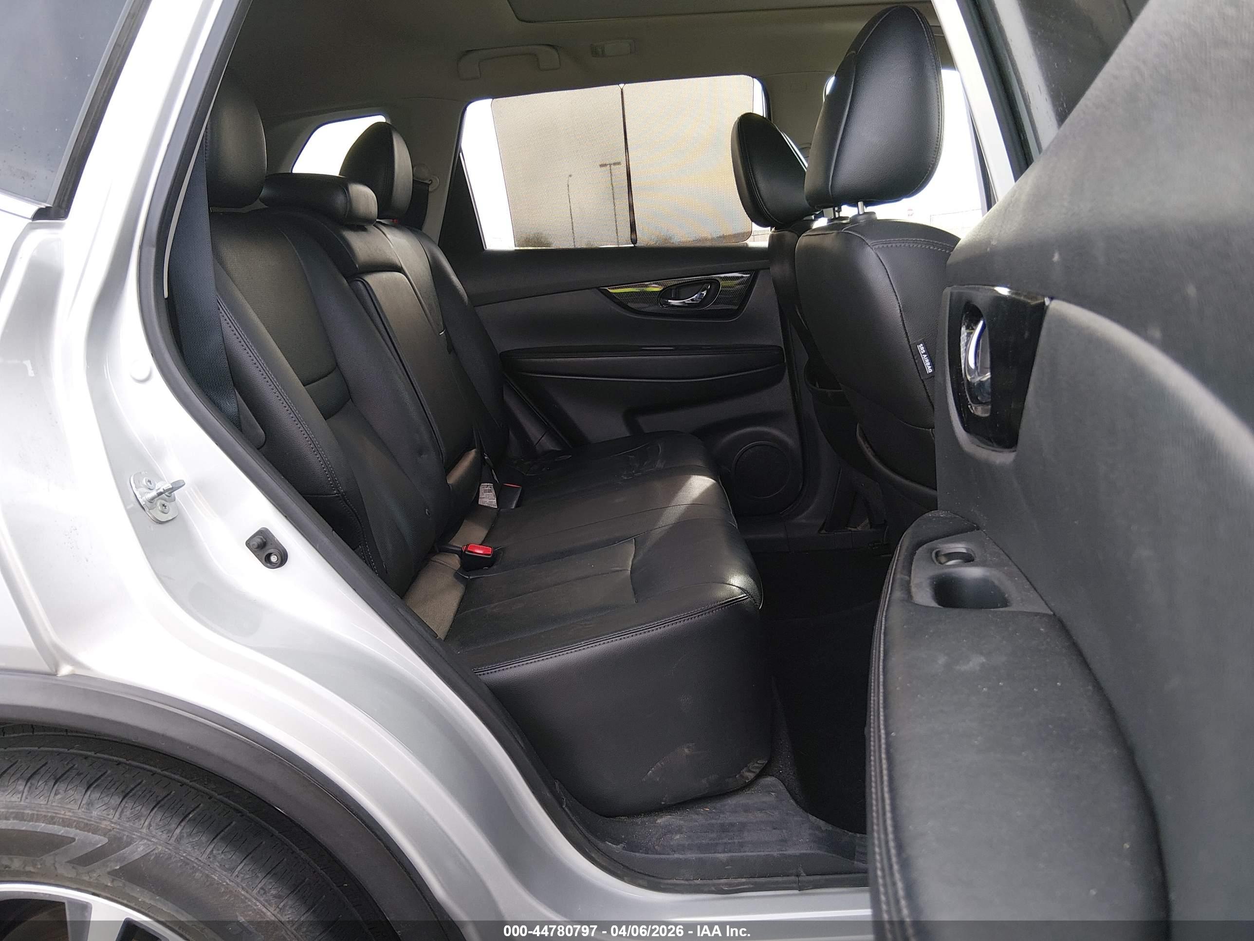 NISSAN ROGUE image 8