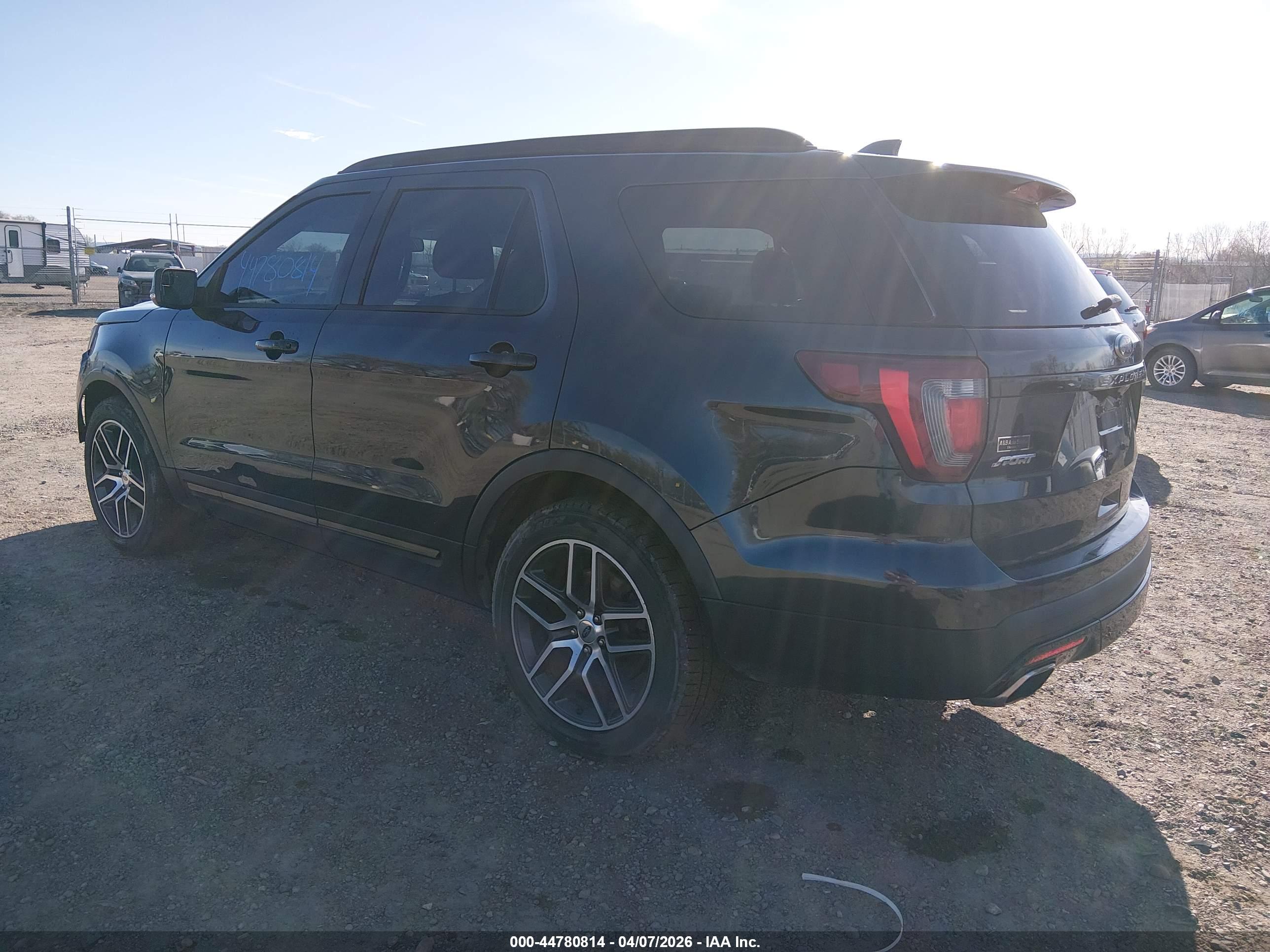 FORD EXPLORER image 3