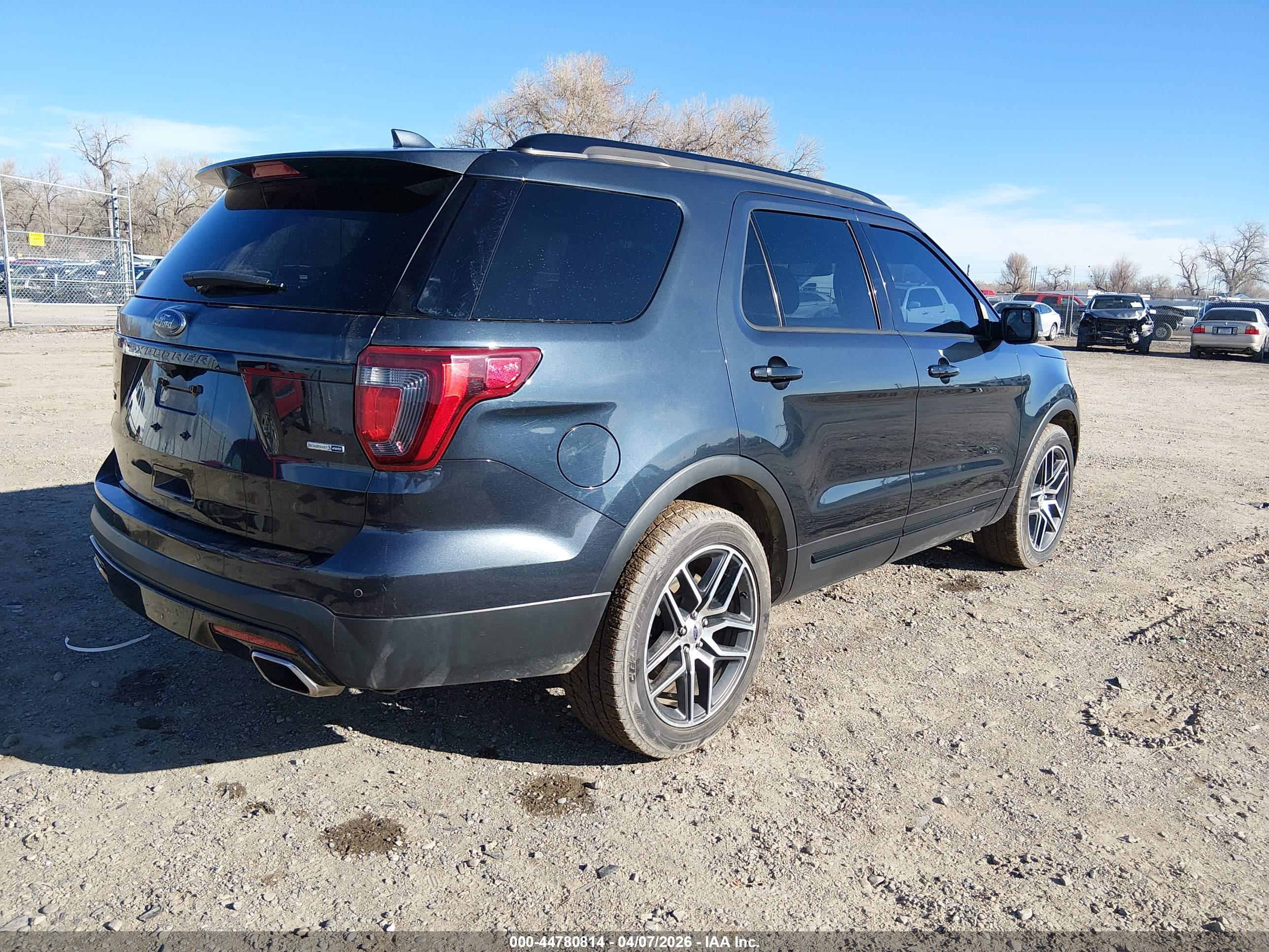 FORD EXPLORER image 4