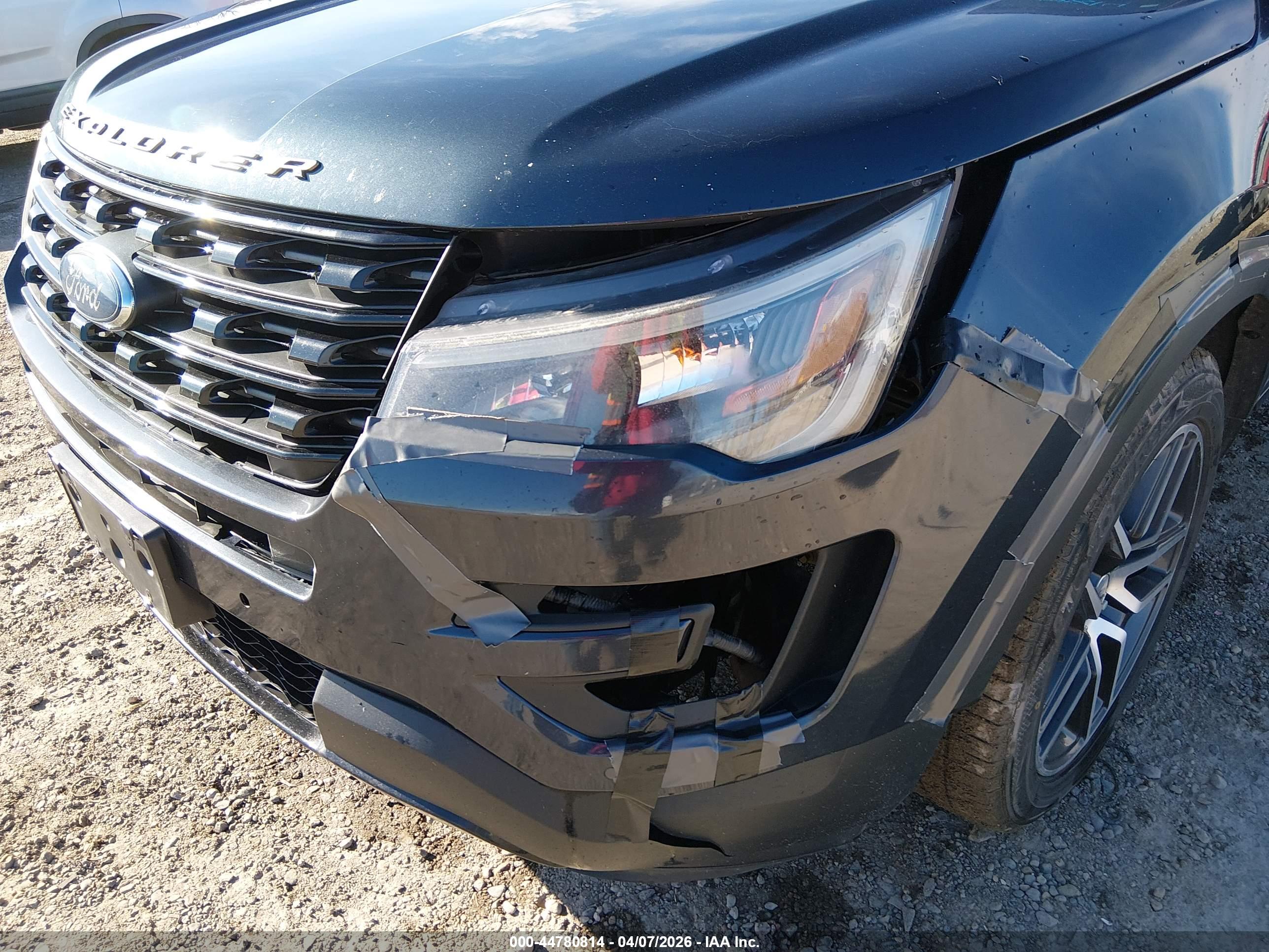 FORD EXPLORER image 6