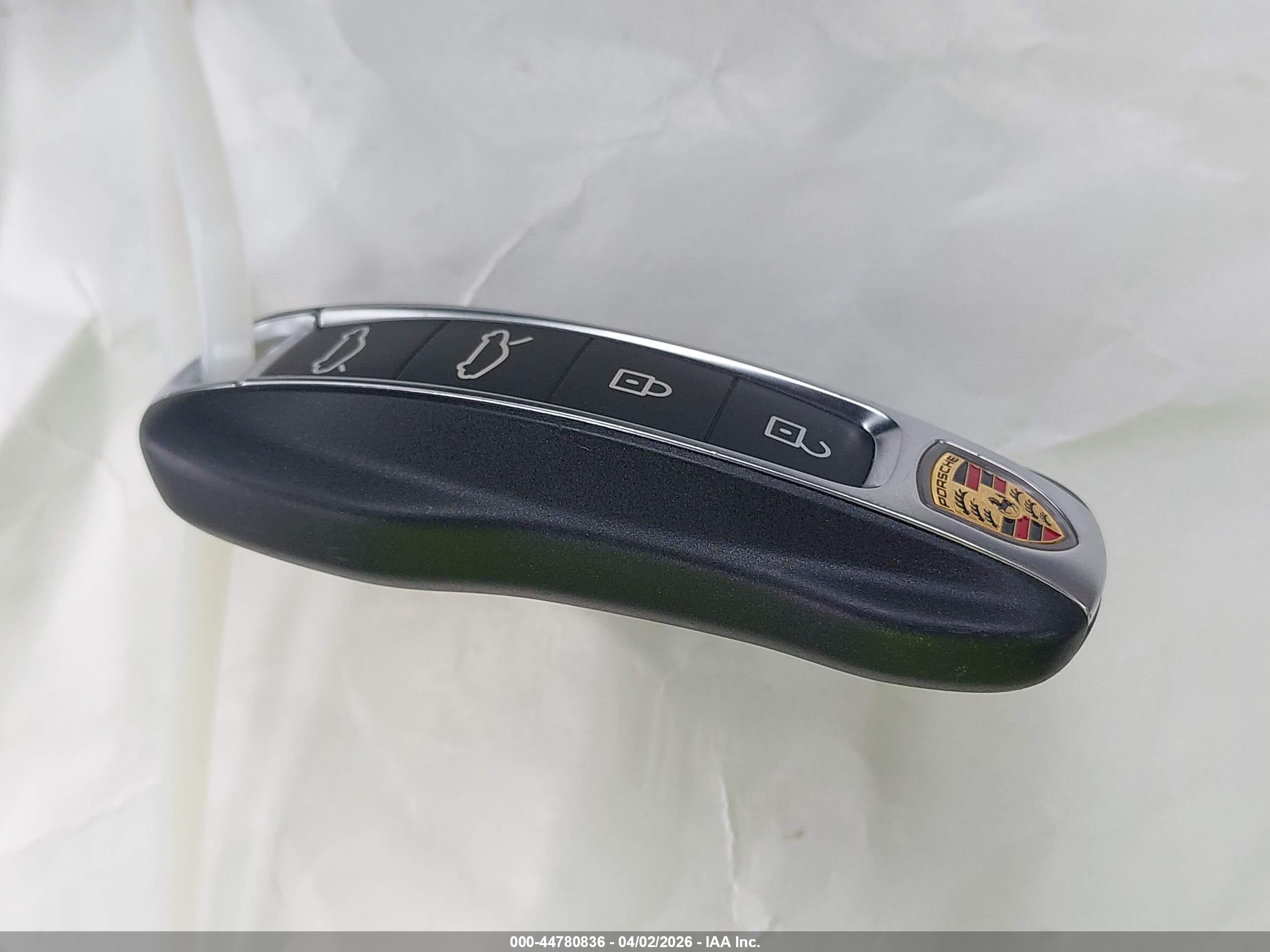 PORSCHE TAYCAN image 11