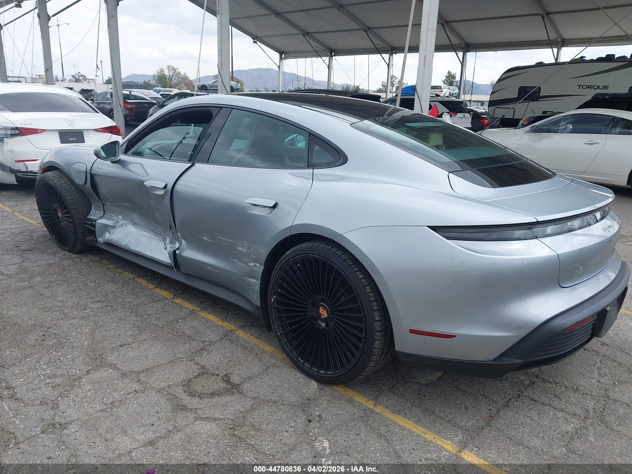 PORSCHE TAYCAN image 3