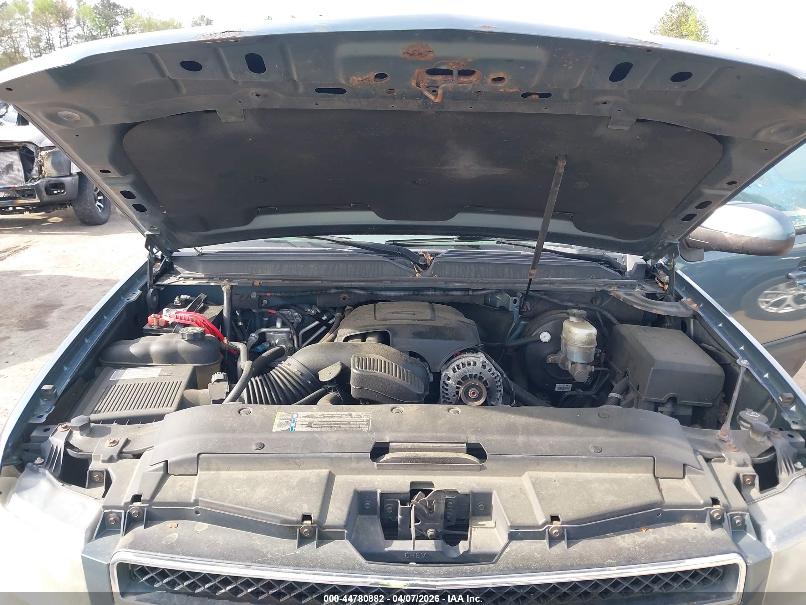 CHEVROLET SUBURBAN image 10