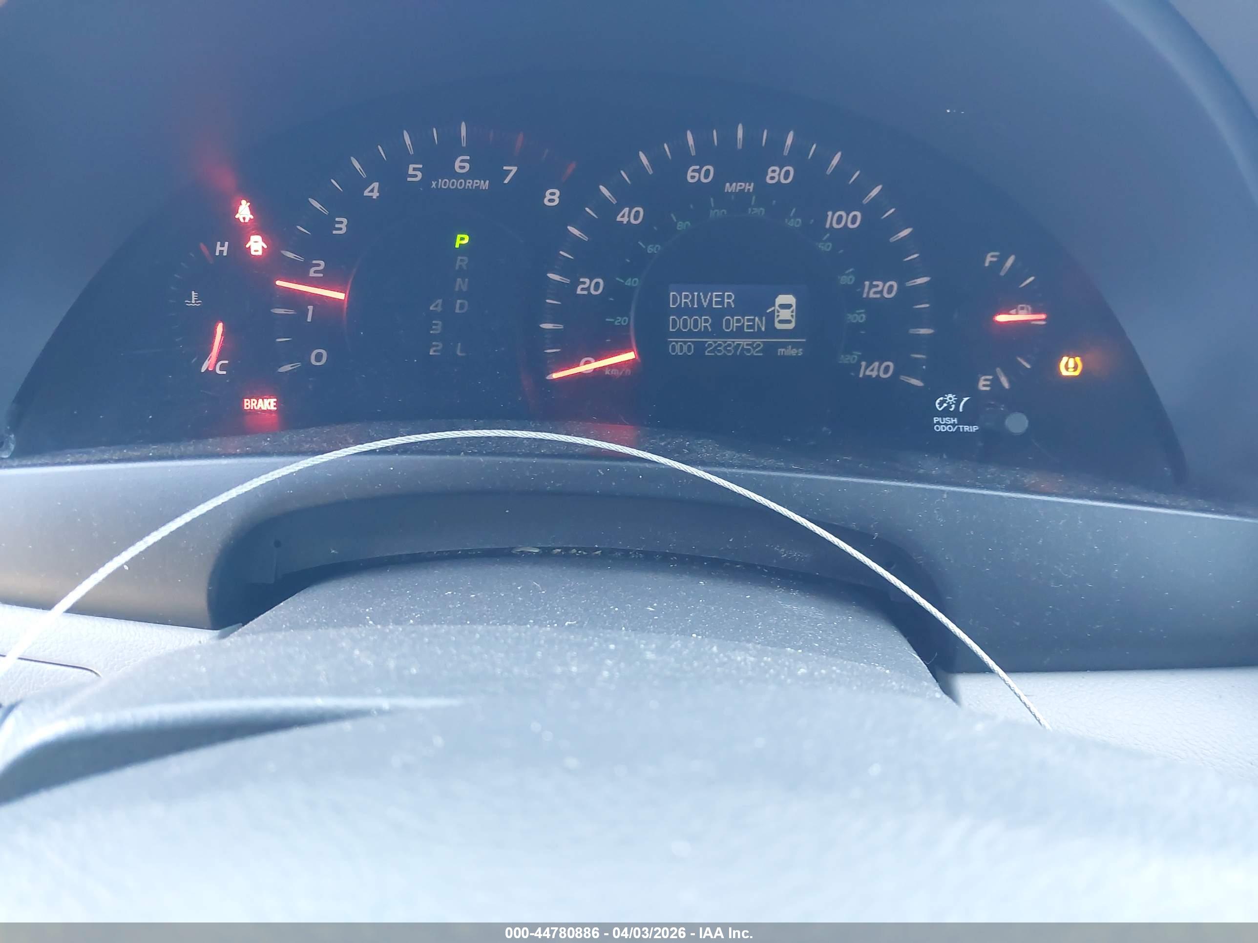 TOYOTA CAMRY image 7