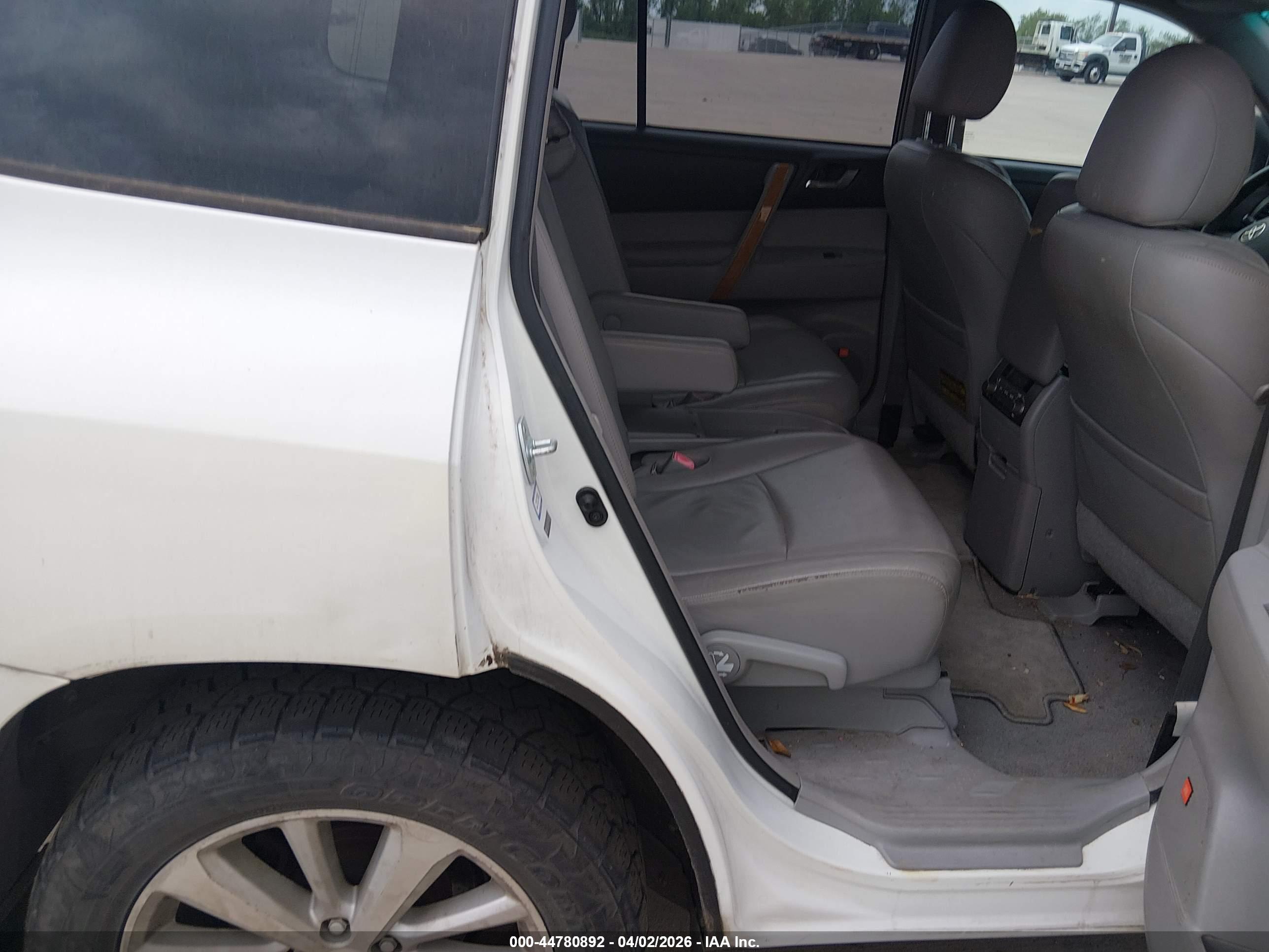 TOYOTA HIGHLANDER image 8