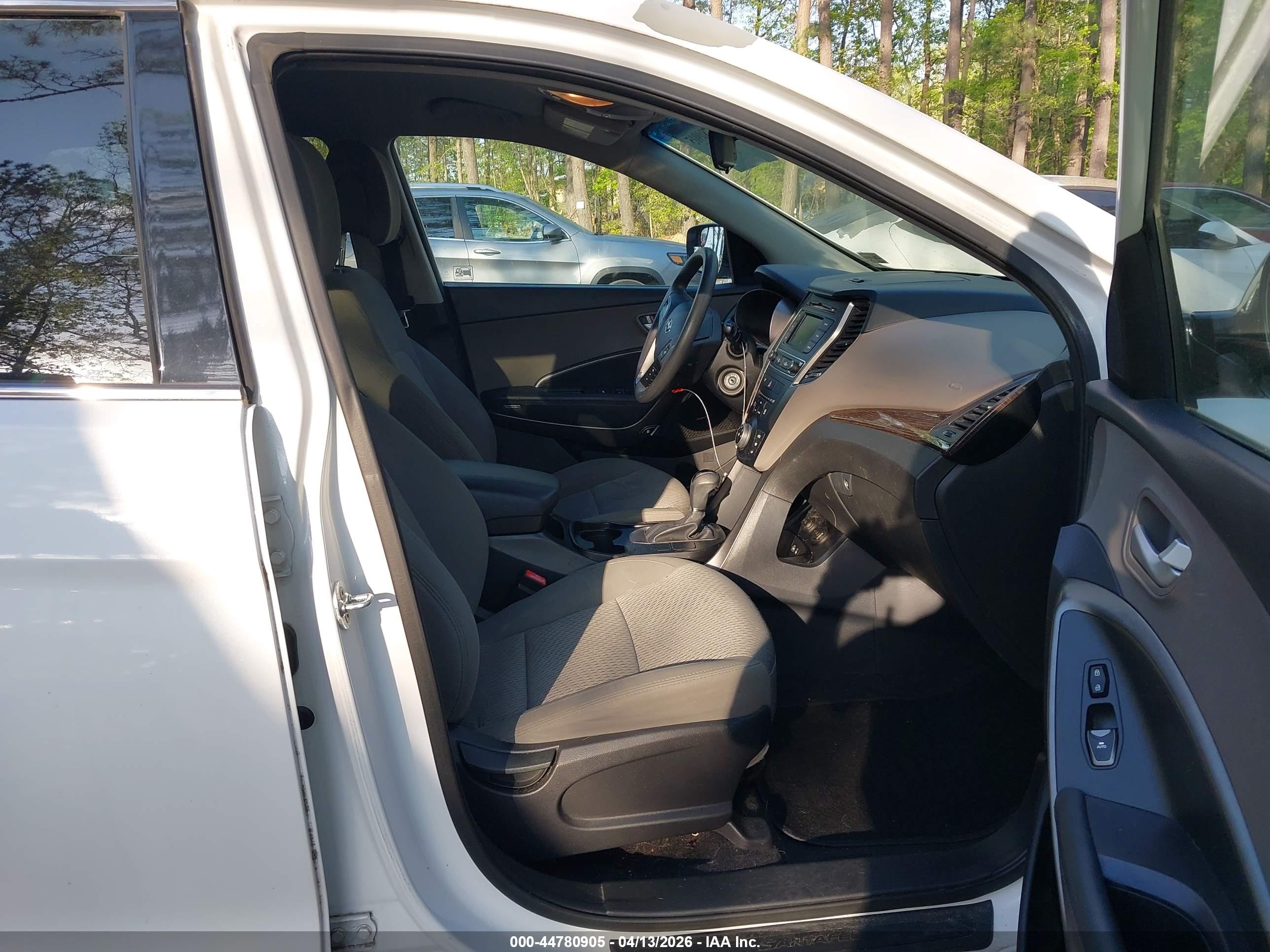 HYUNDAI SANTA image 5
