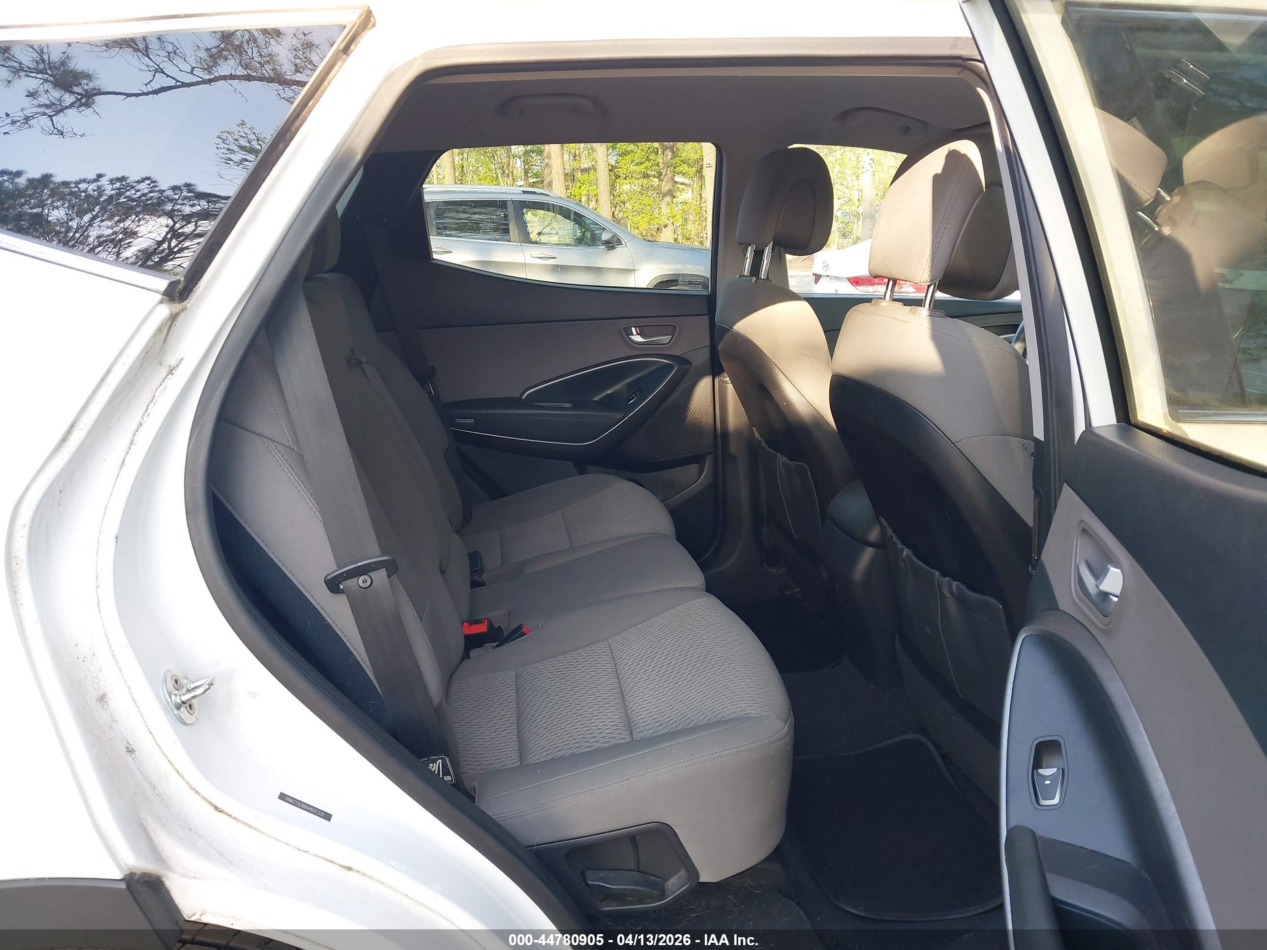 HYUNDAI SANTA image 8