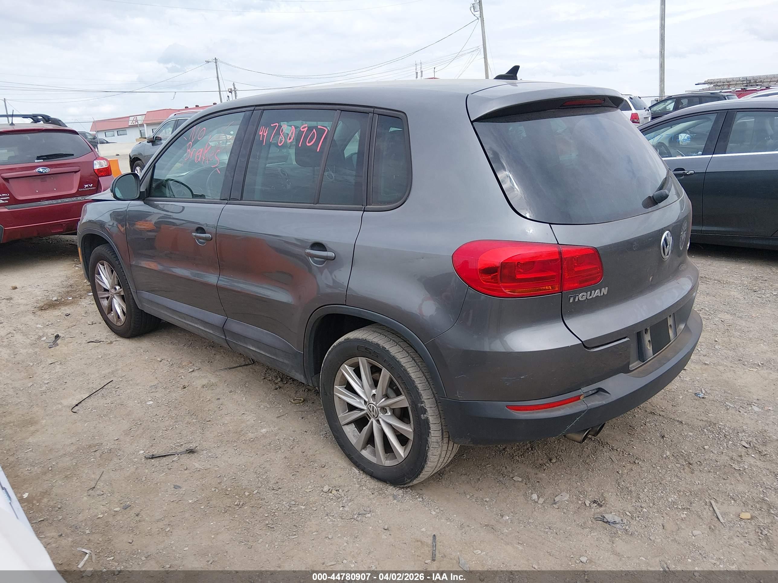 VOLKSWAGEN TIGUAN image 3