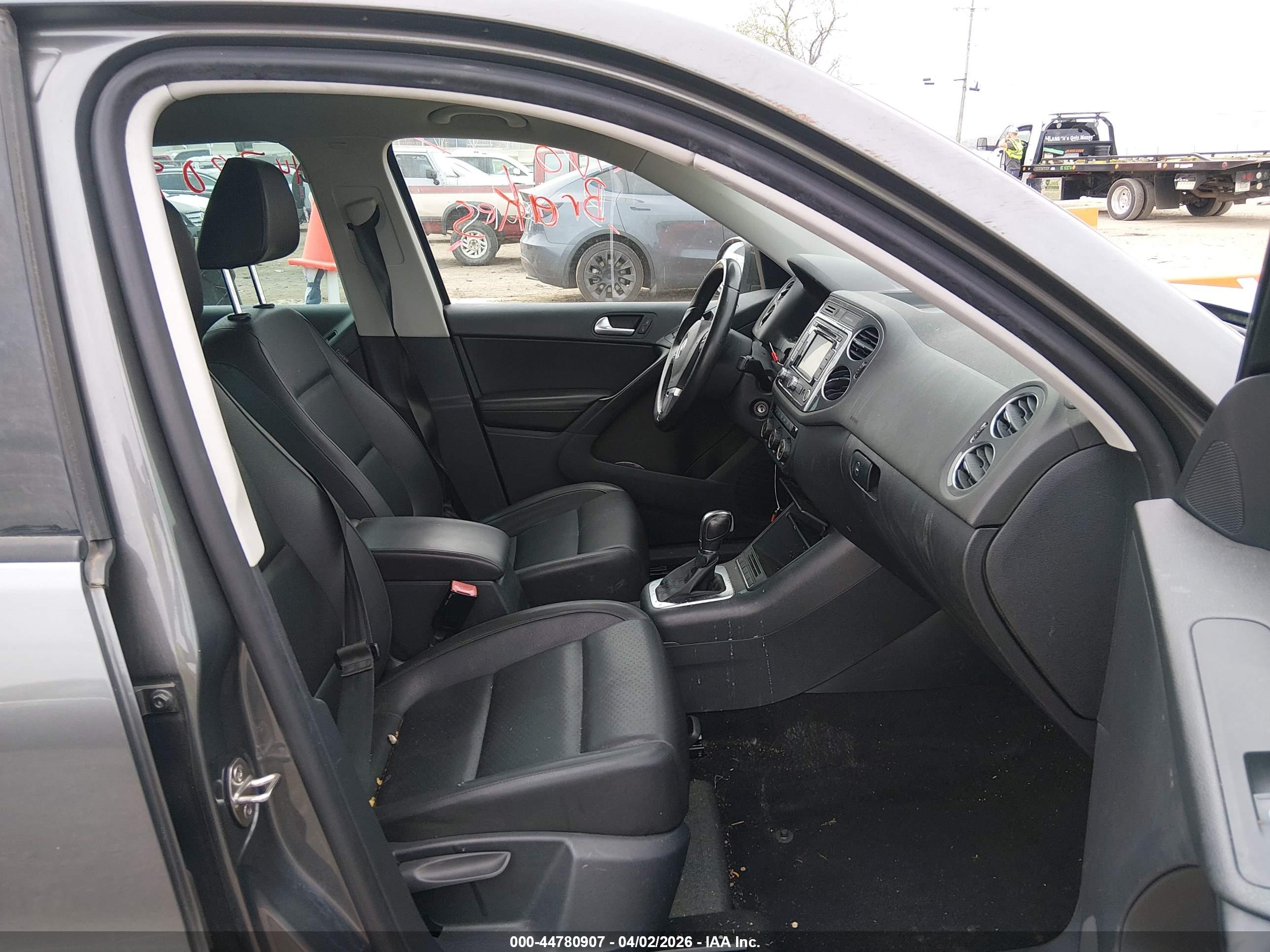 VOLKSWAGEN TIGUAN image 5