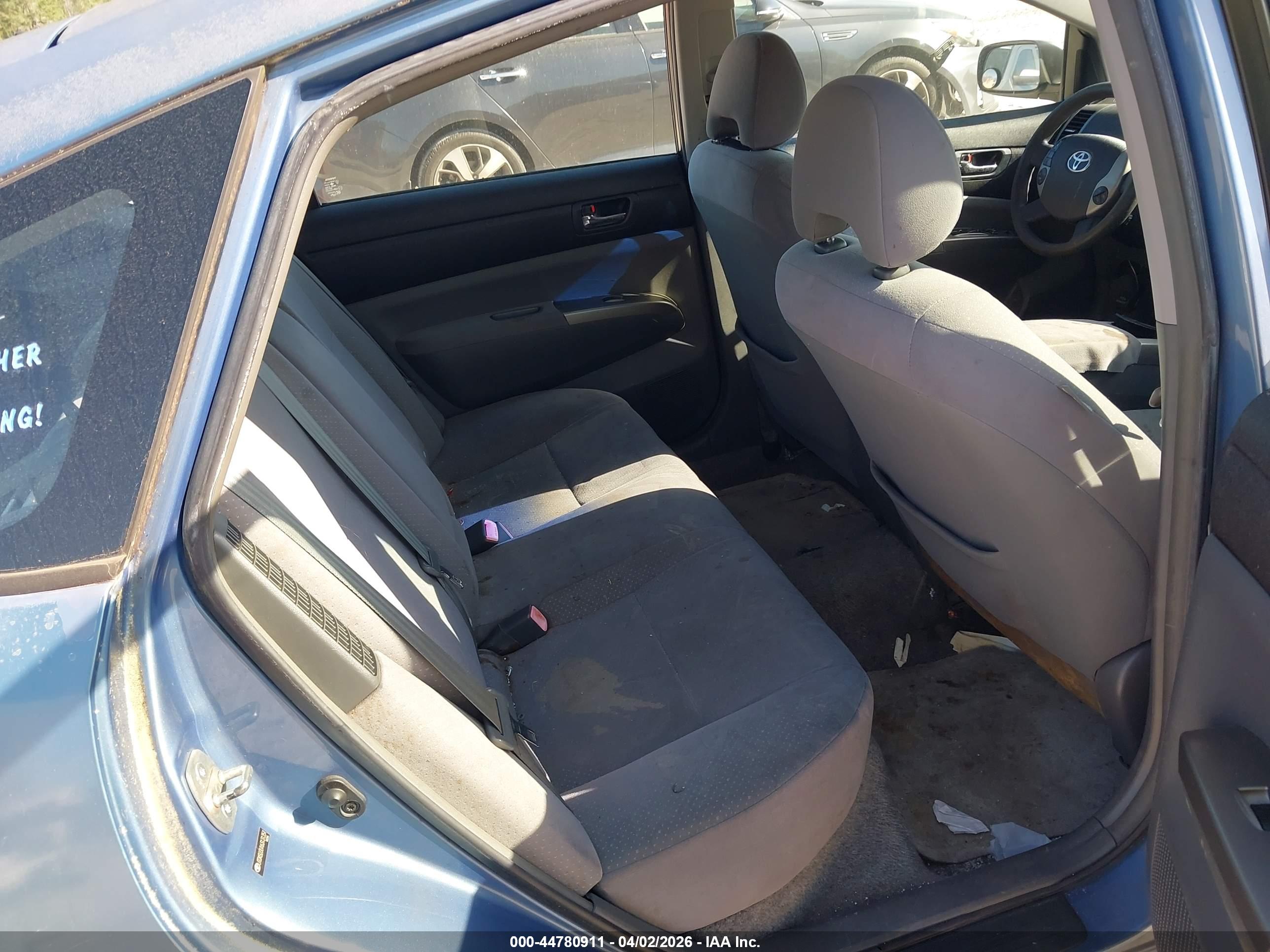 TOYOTA PRIUS image 8
