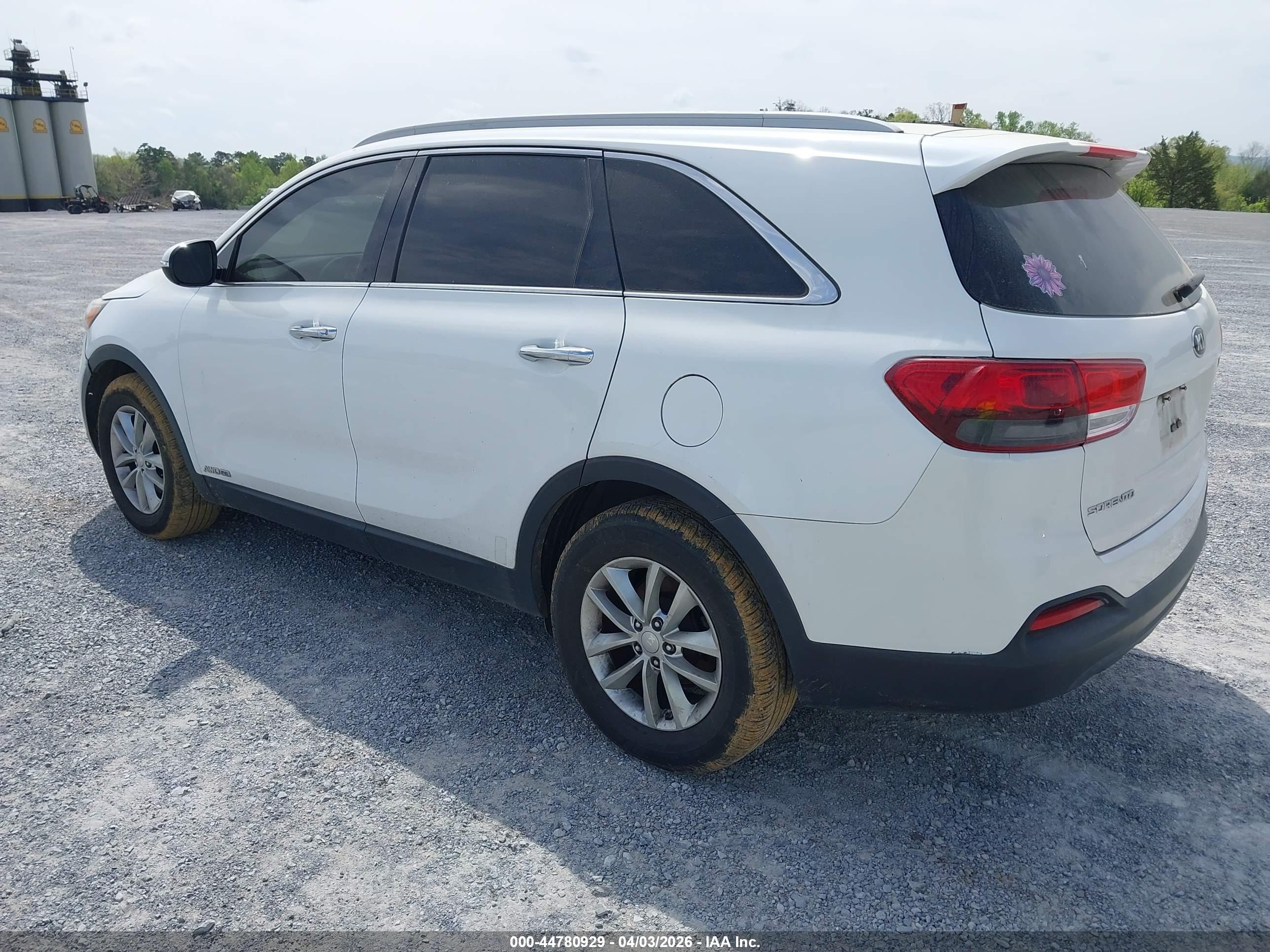 KIA SORENTO image 3
