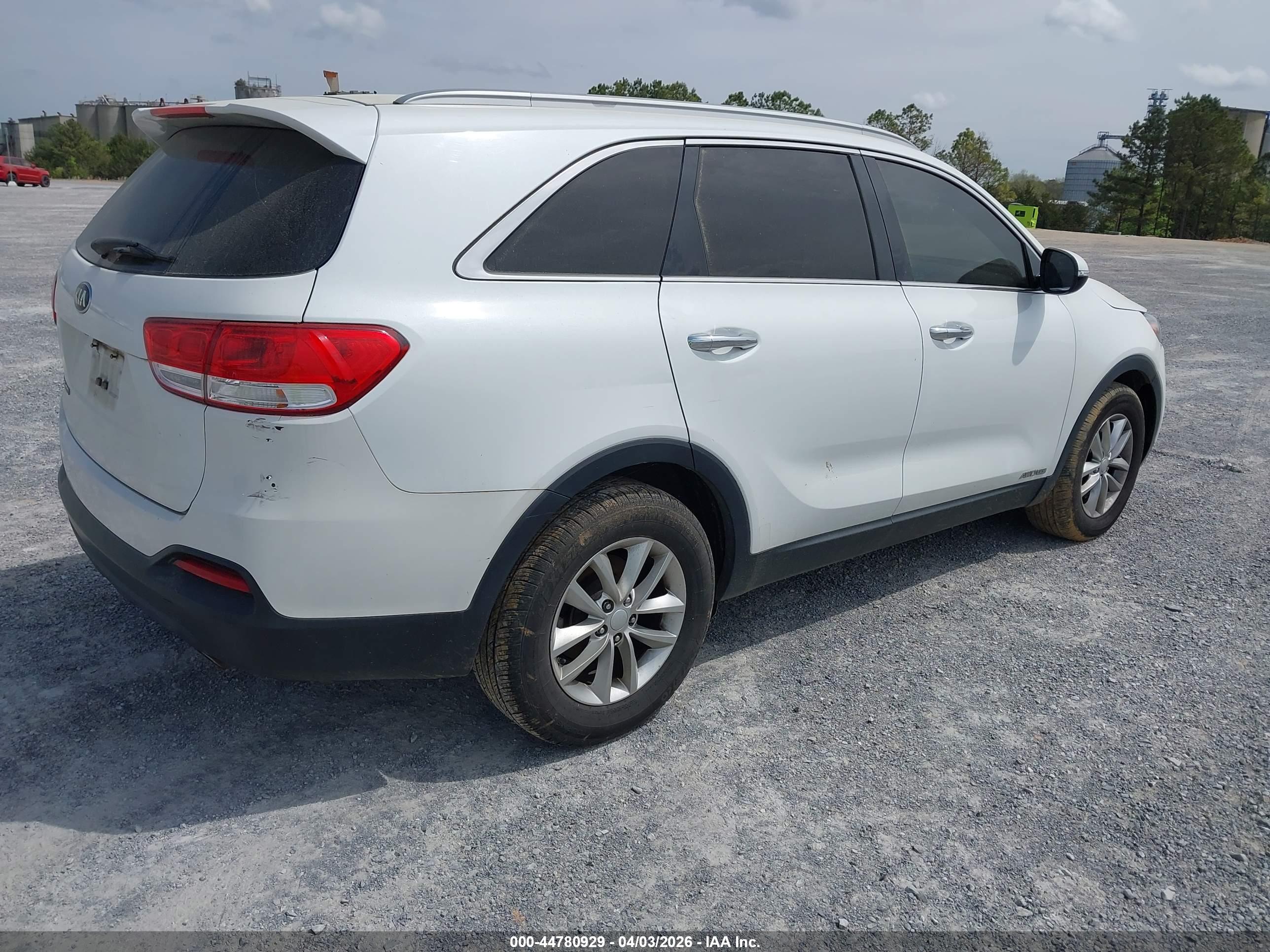 KIA SORENTO image 4