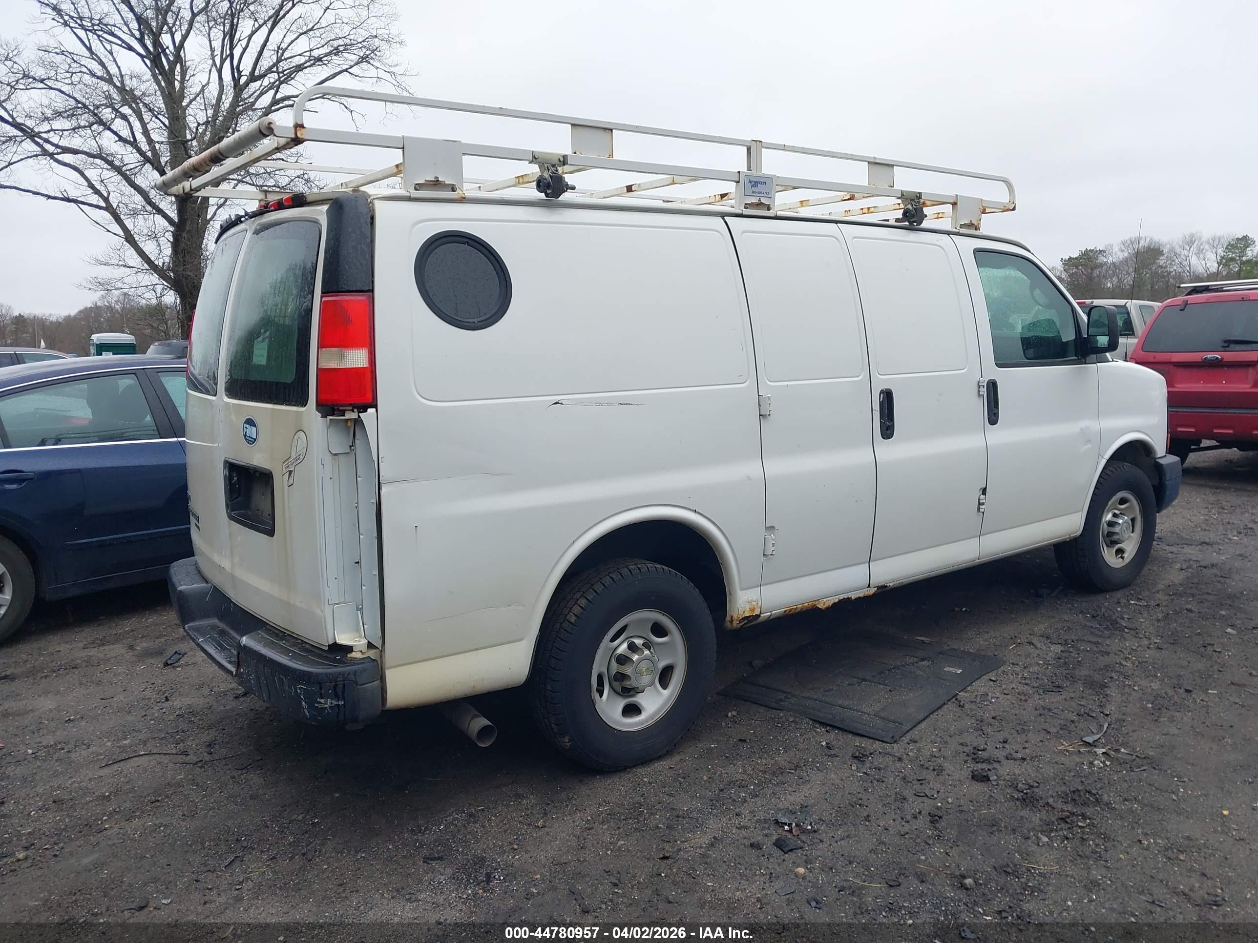 CHEVROLET EXPRESS image 4