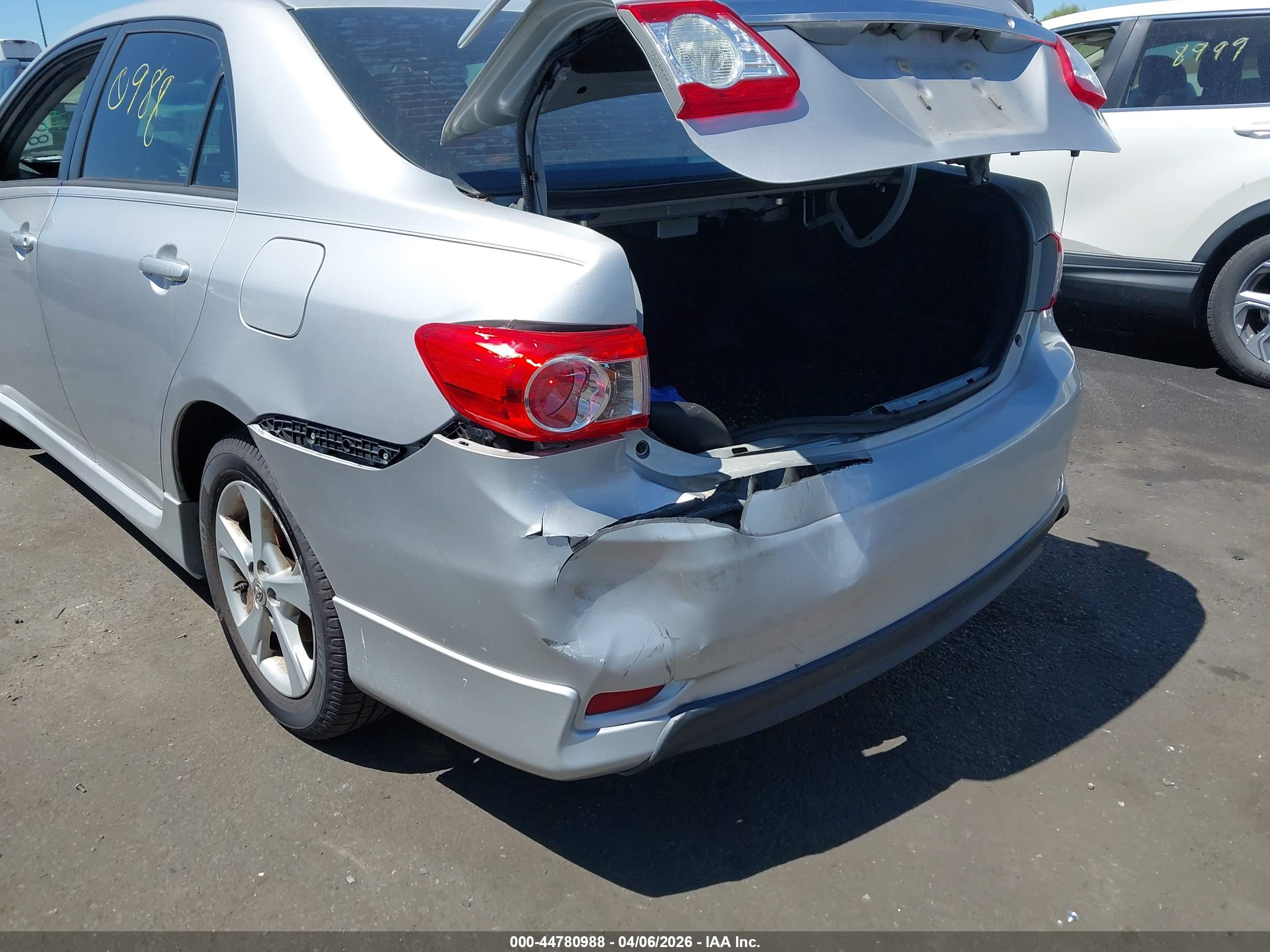 TOYOTA COROLLA image 6