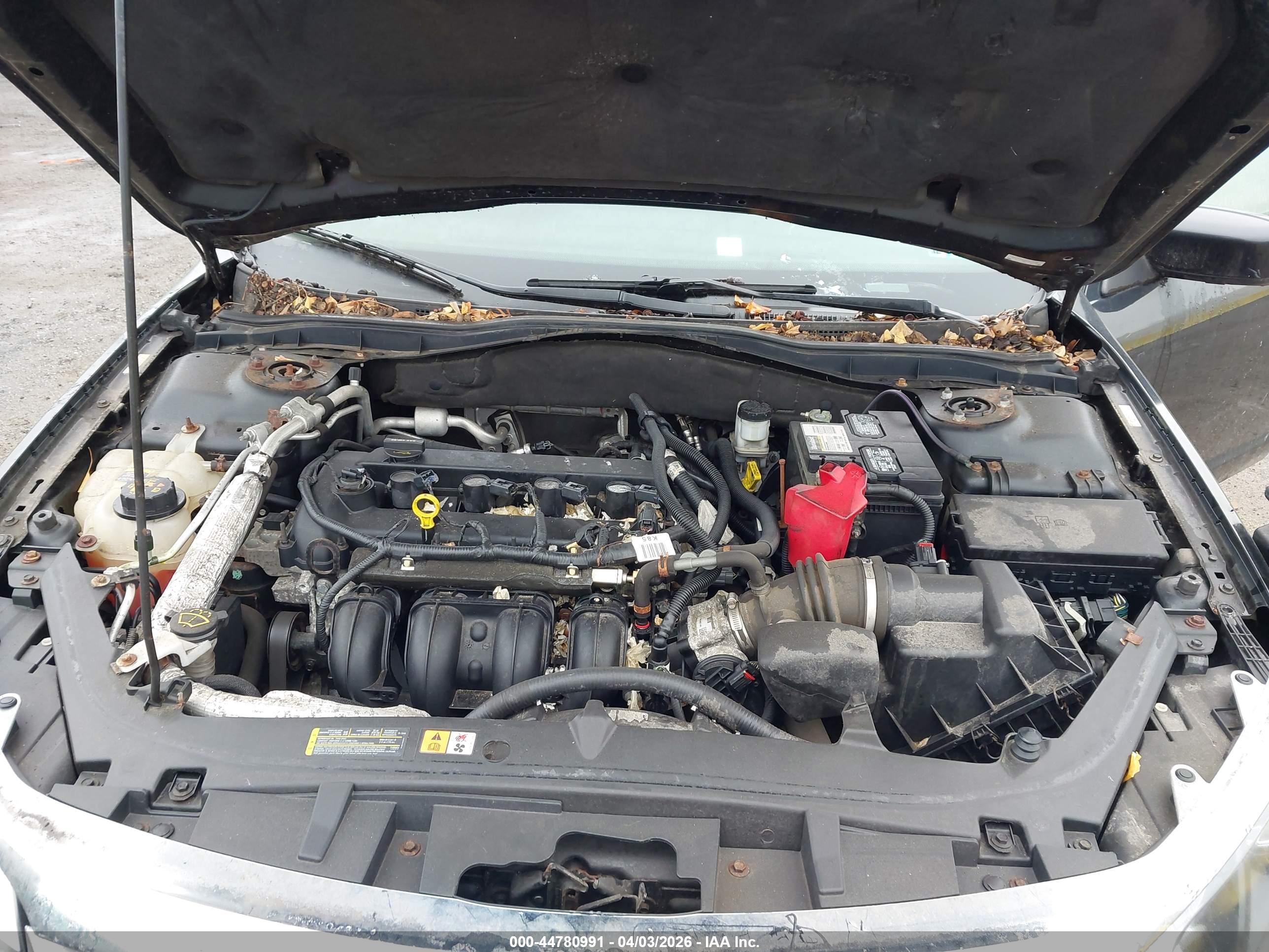 FORD FUSION image 10
