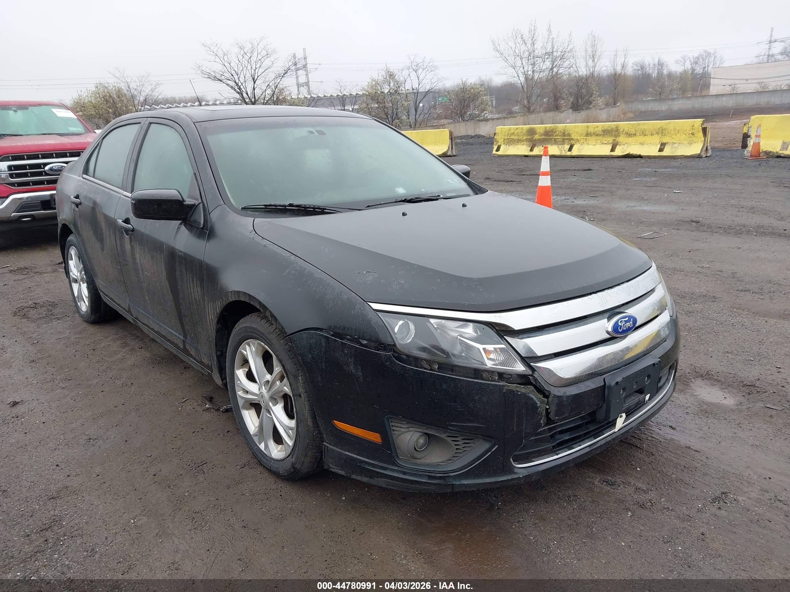 FORD FUSION image 6