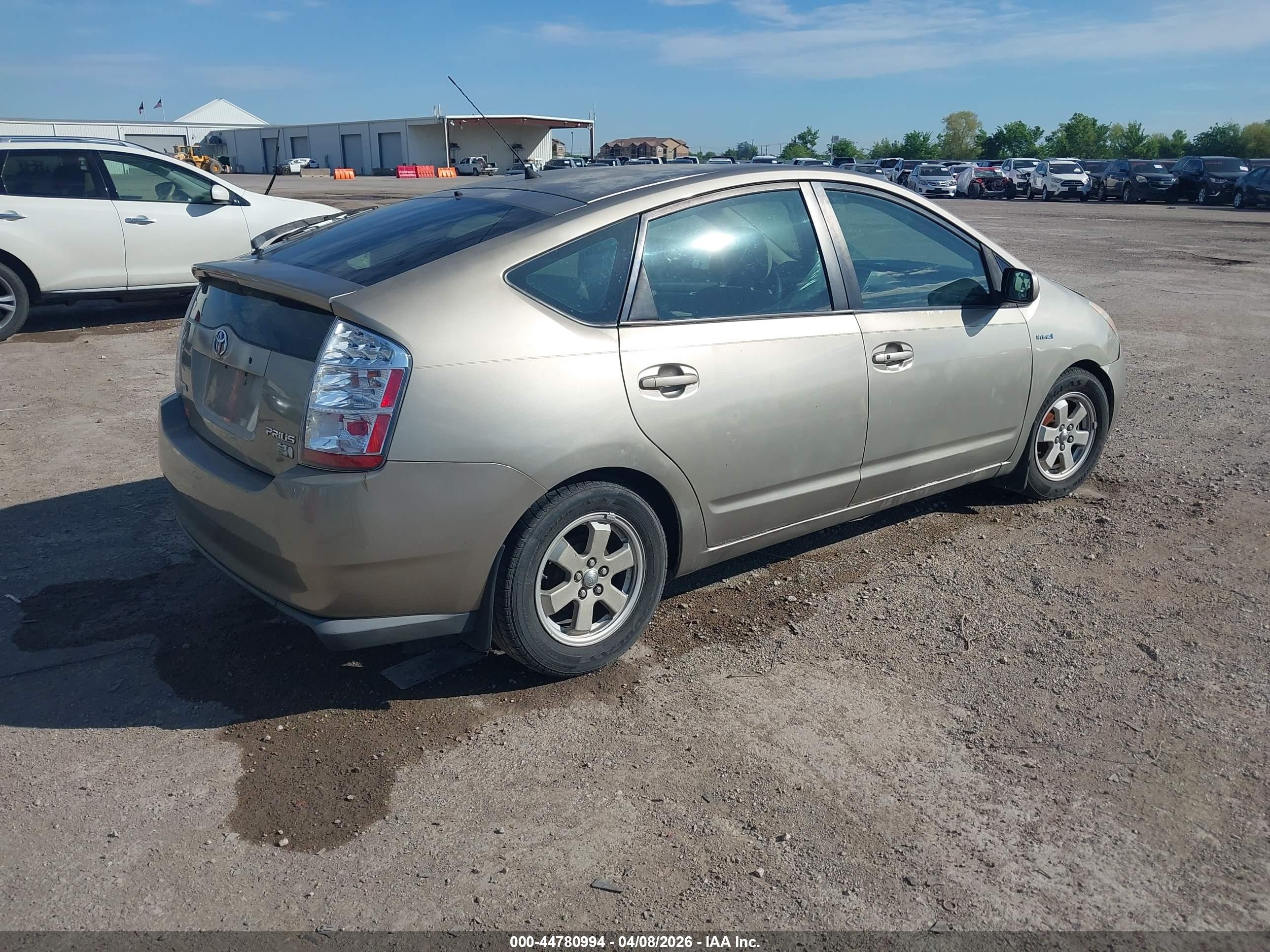 TOYOTA PRIUS image 4
