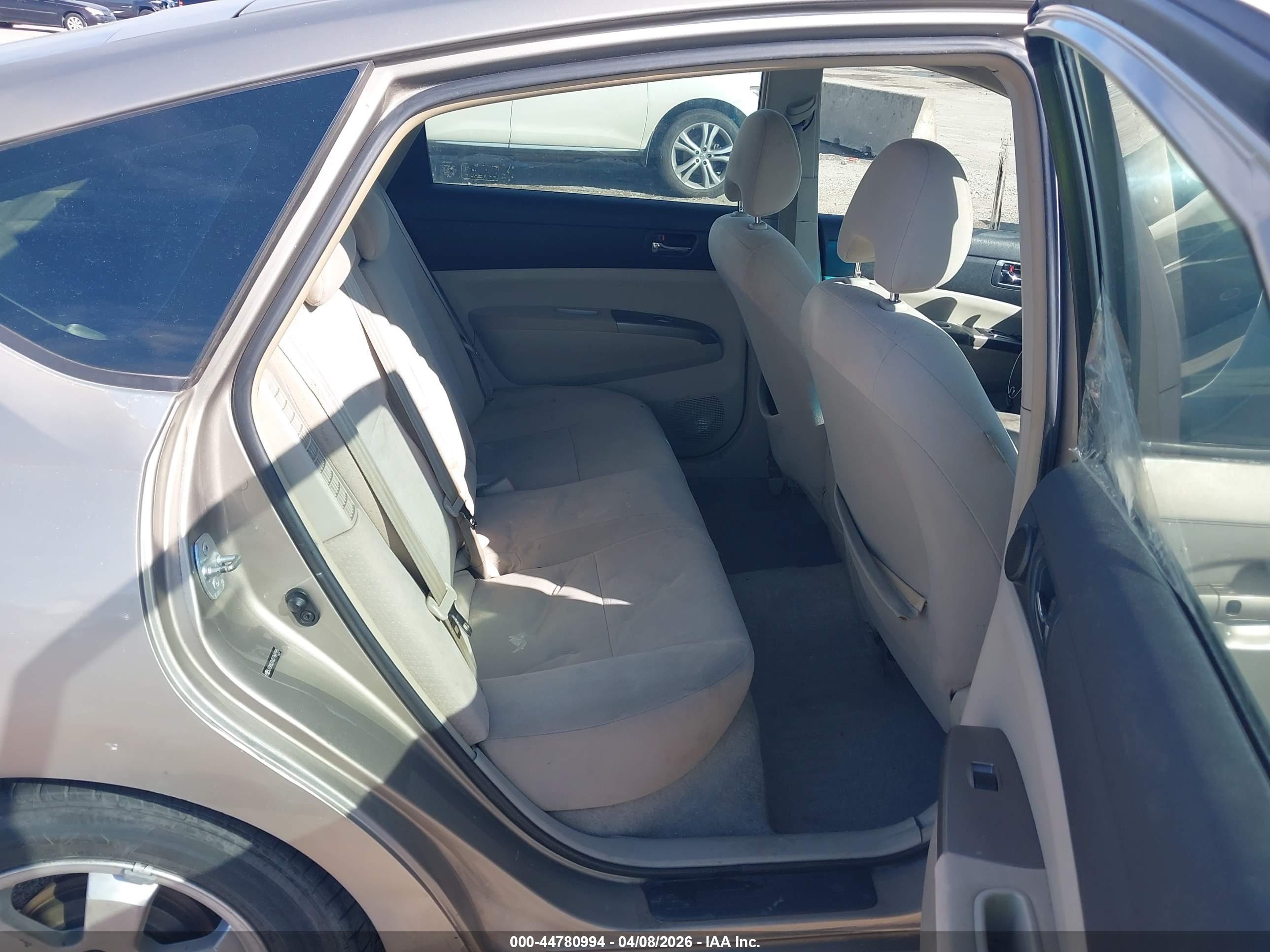 TOYOTA PRIUS image 8
