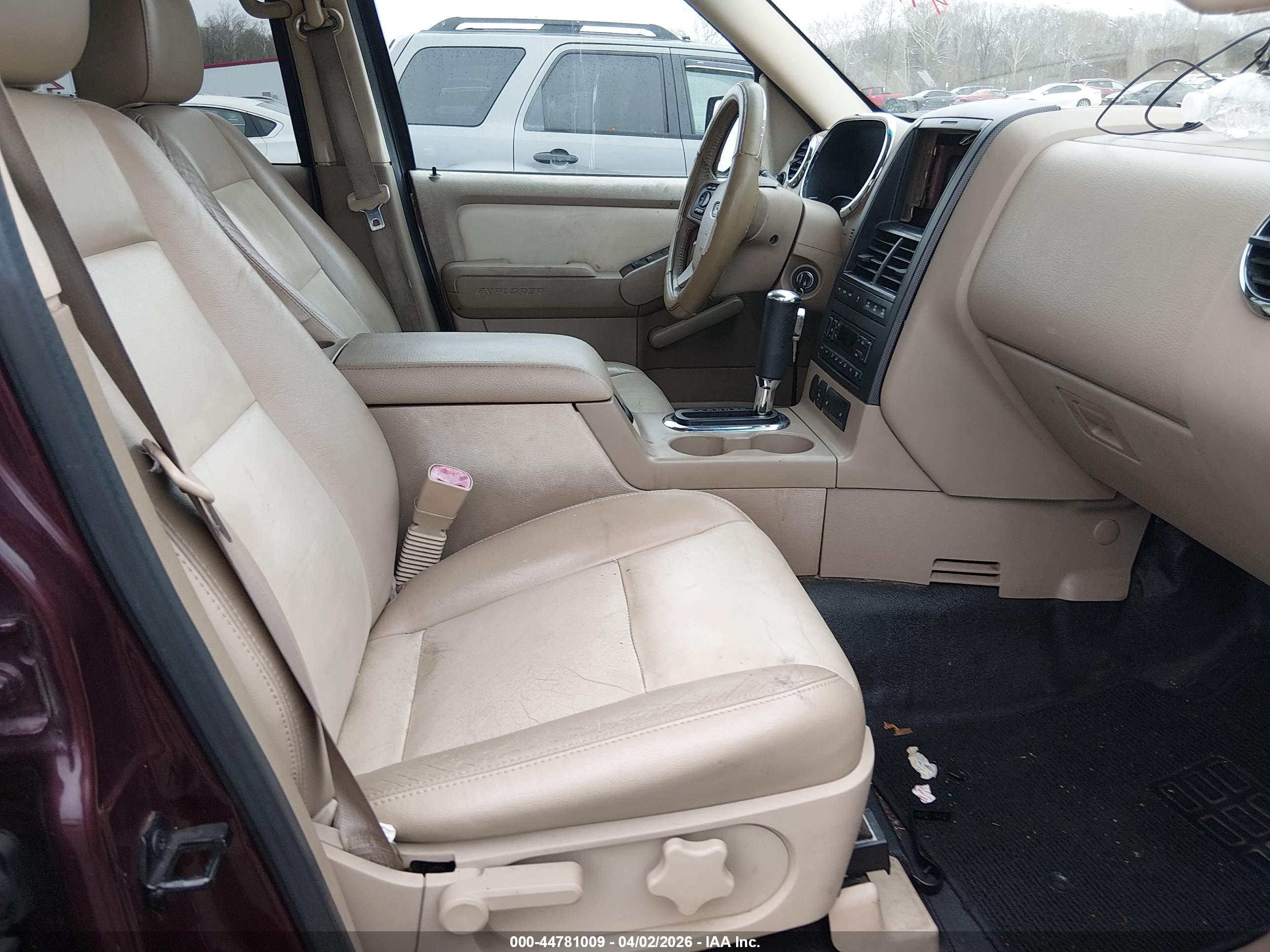 FORD EXPLORER image 5