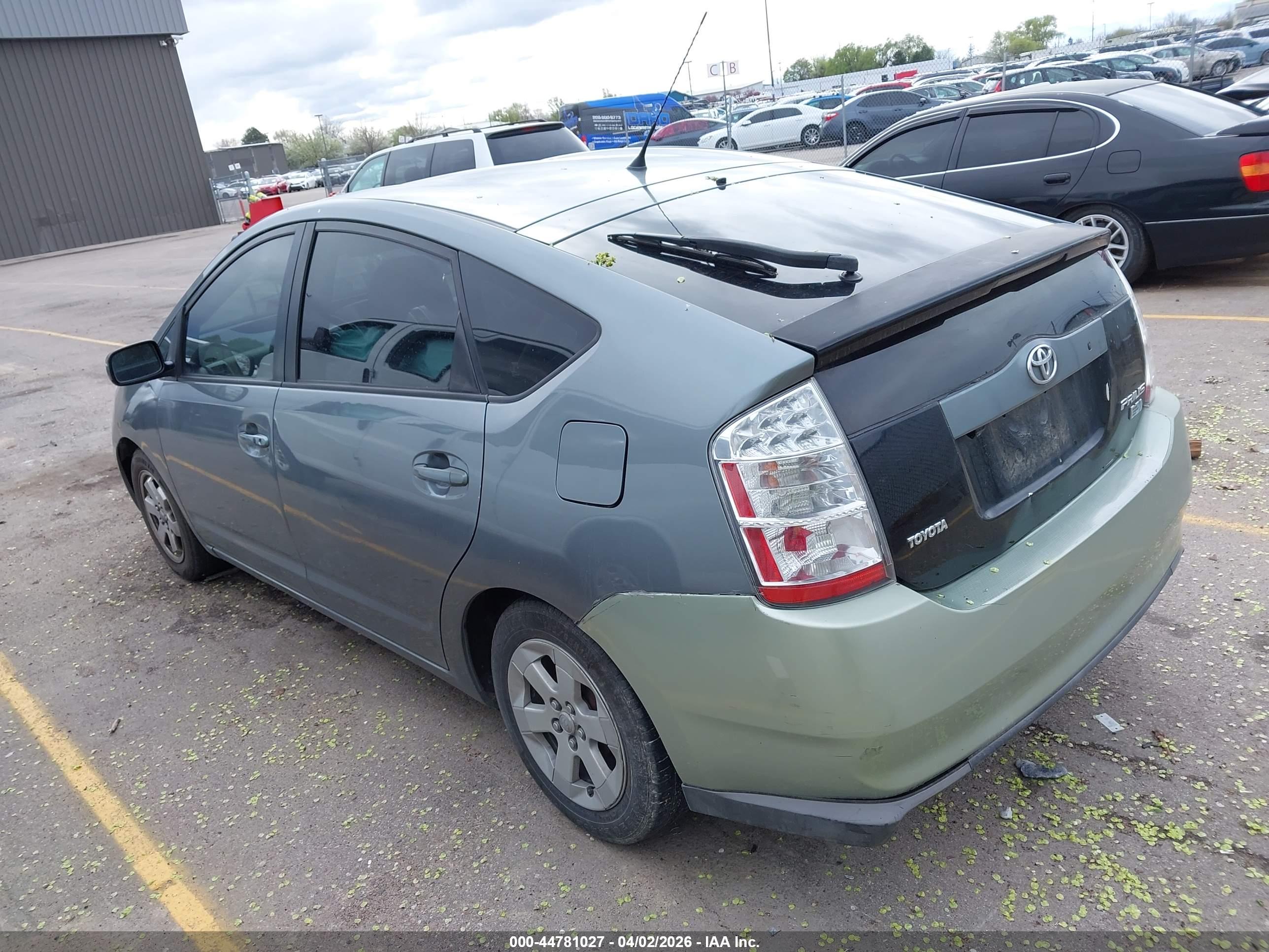 TOYOTA PRIUS image 3