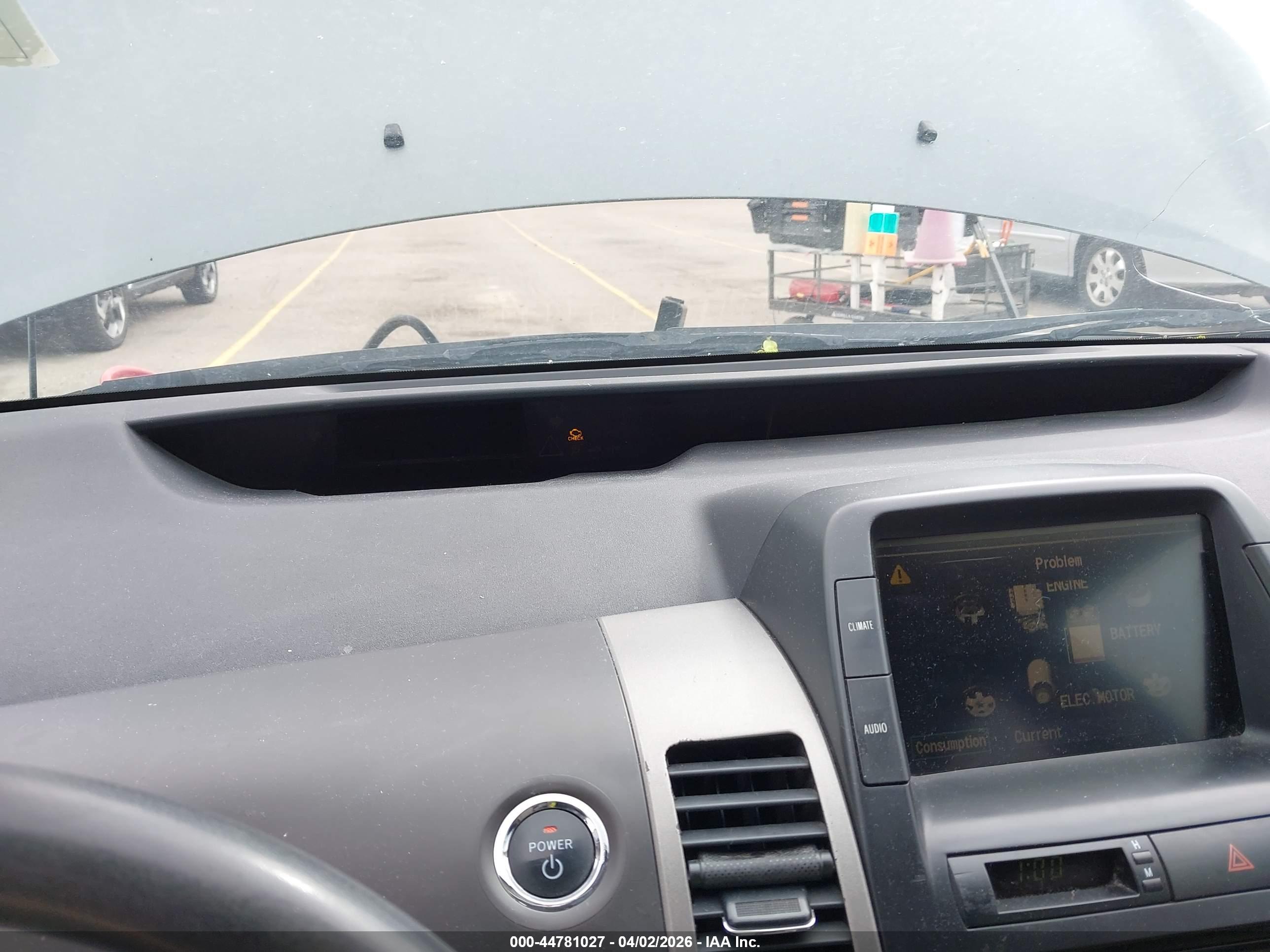 TOYOTA PRIUS image 7