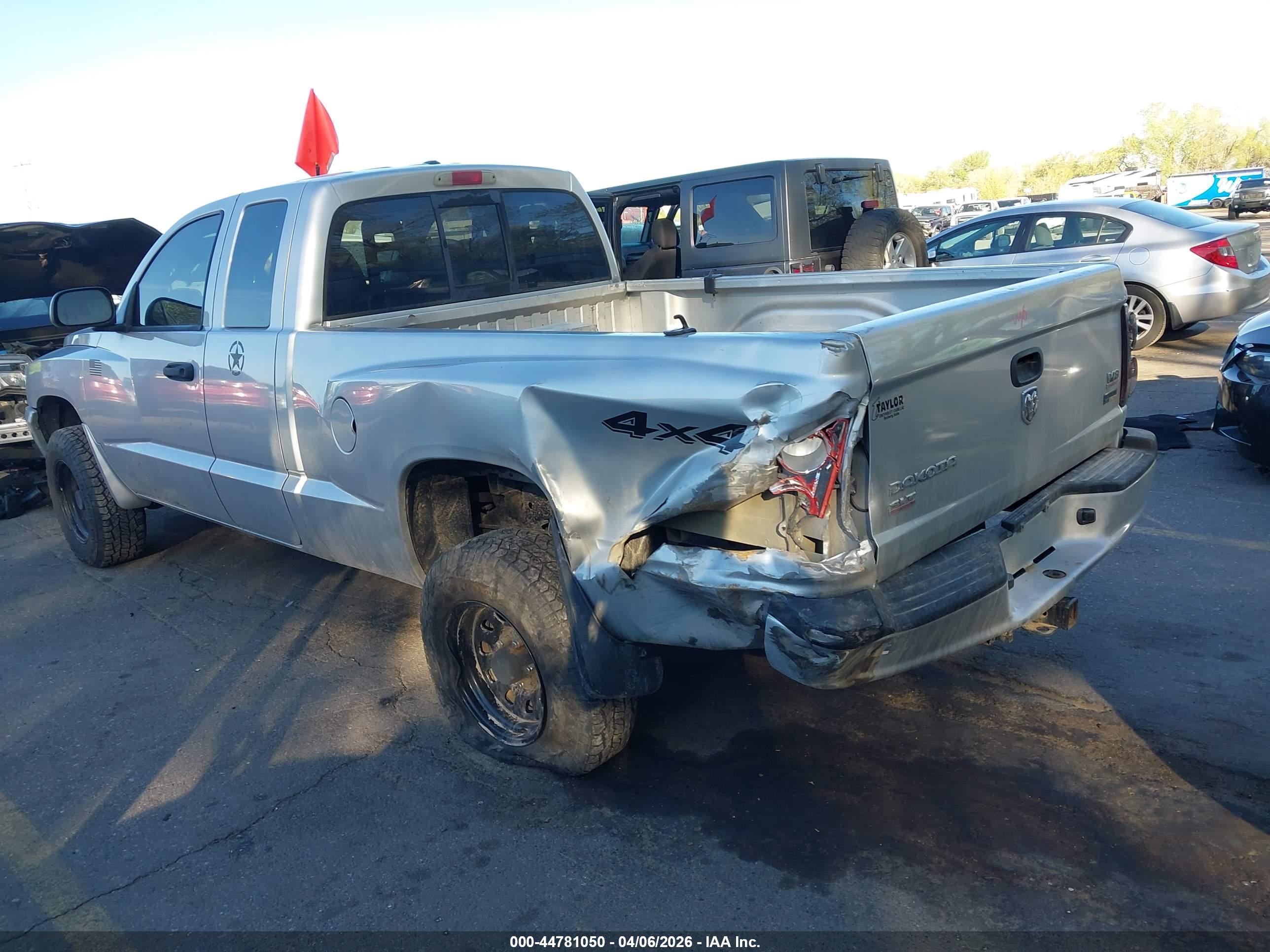 DODGE DAKOTA image 3