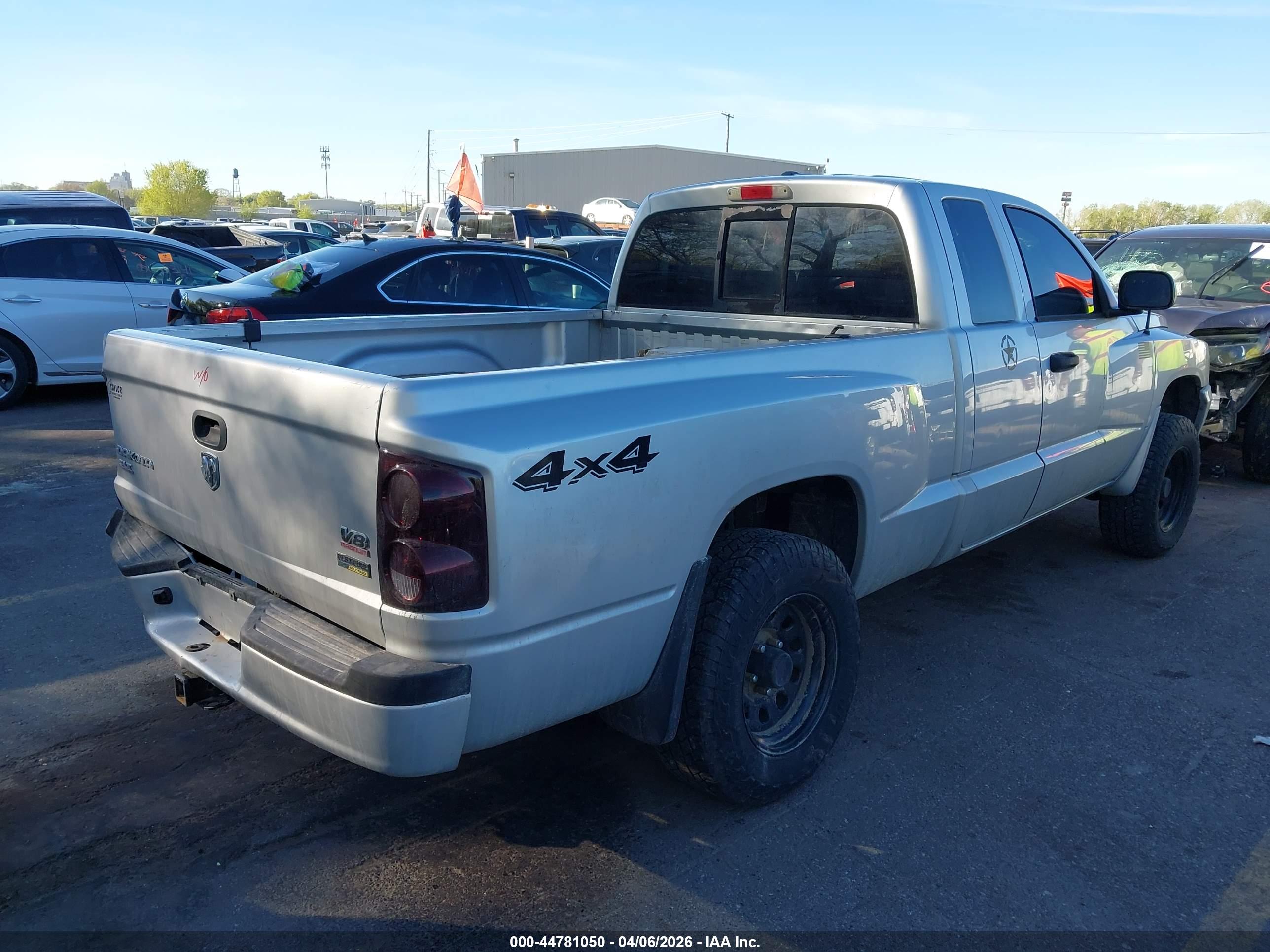 DODGE DAKOTA image 4