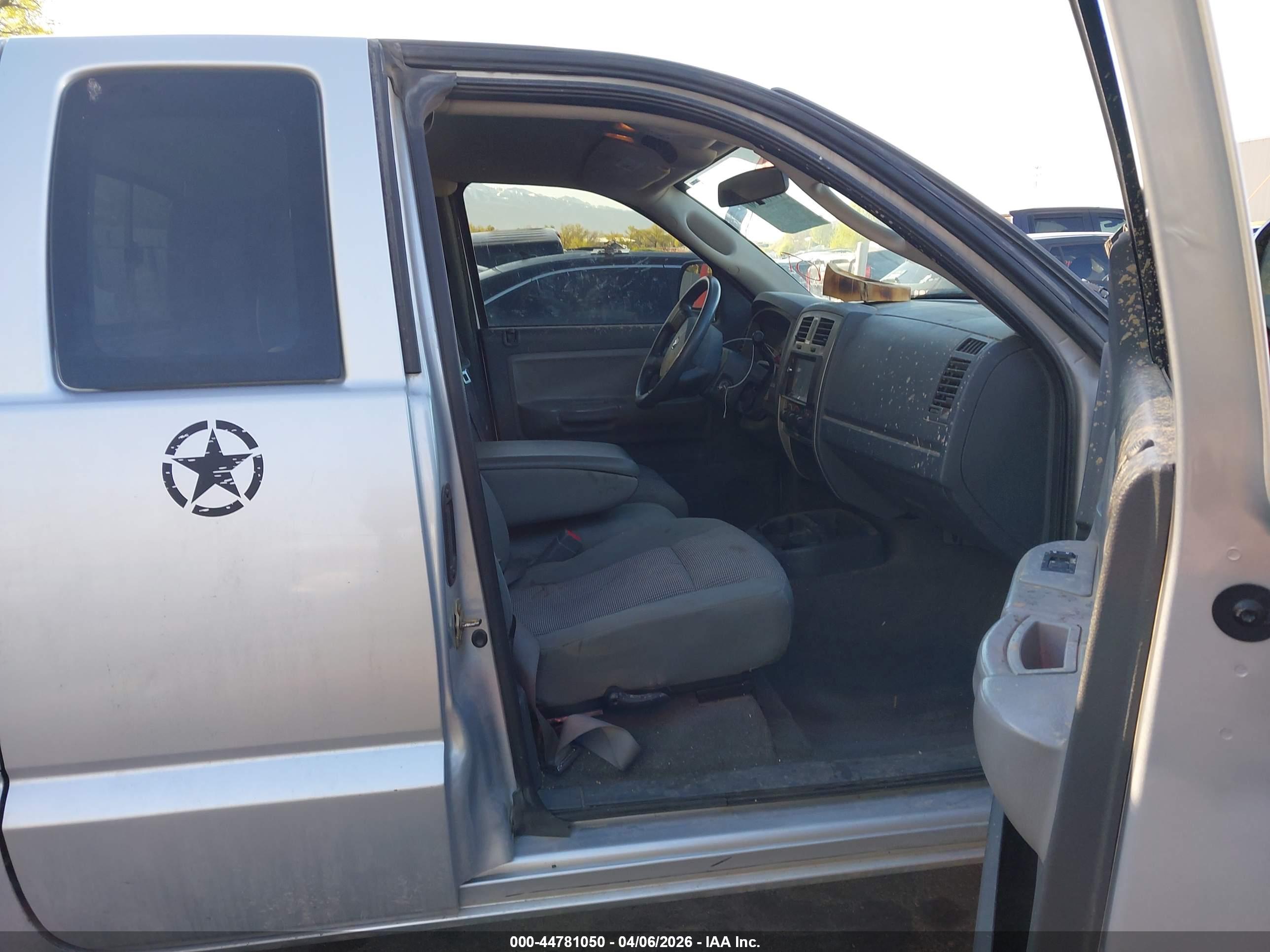 DODGE DAKOTA image 5