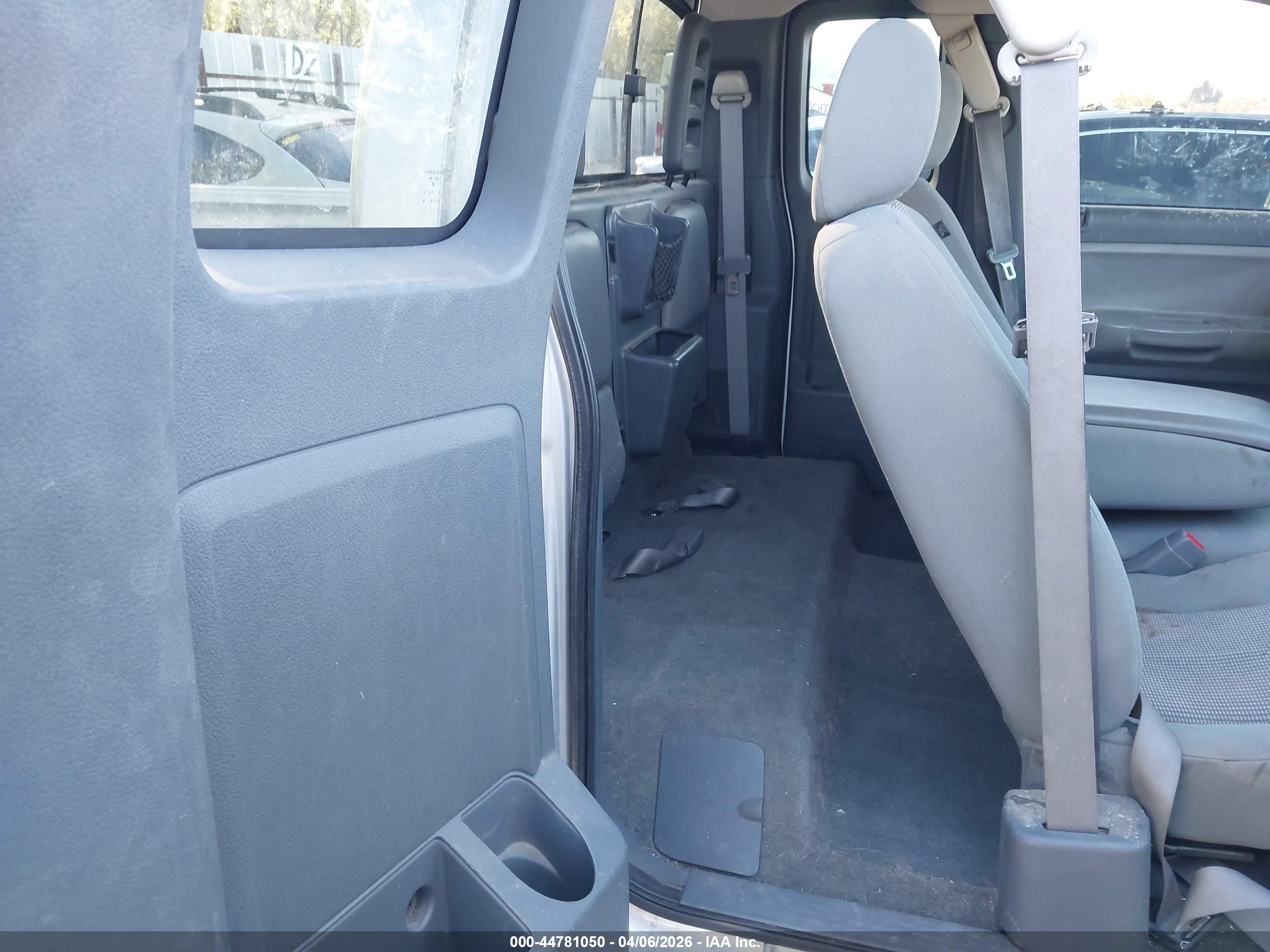 DODGE DAKOTA image 8