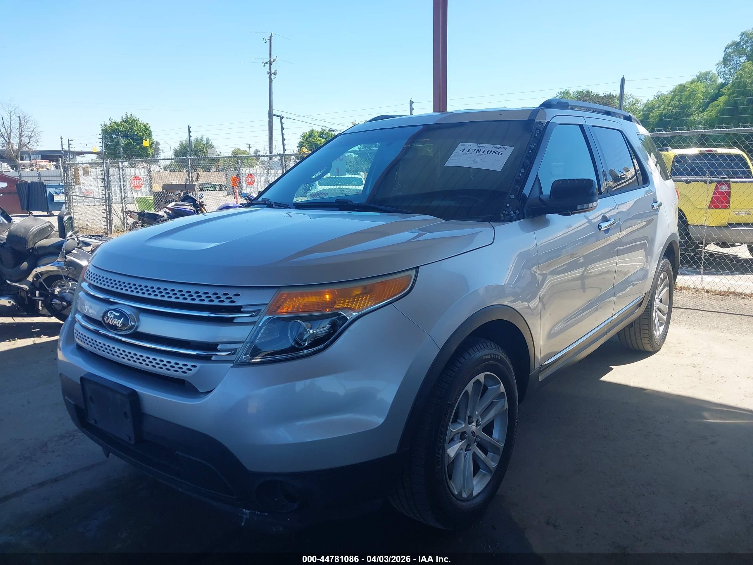 FORD EXPLORER image 2