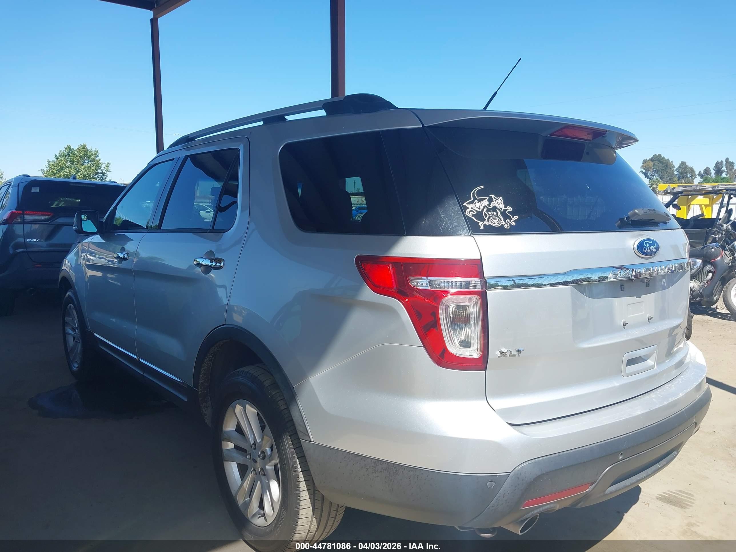 FORD EXPLORER image 3