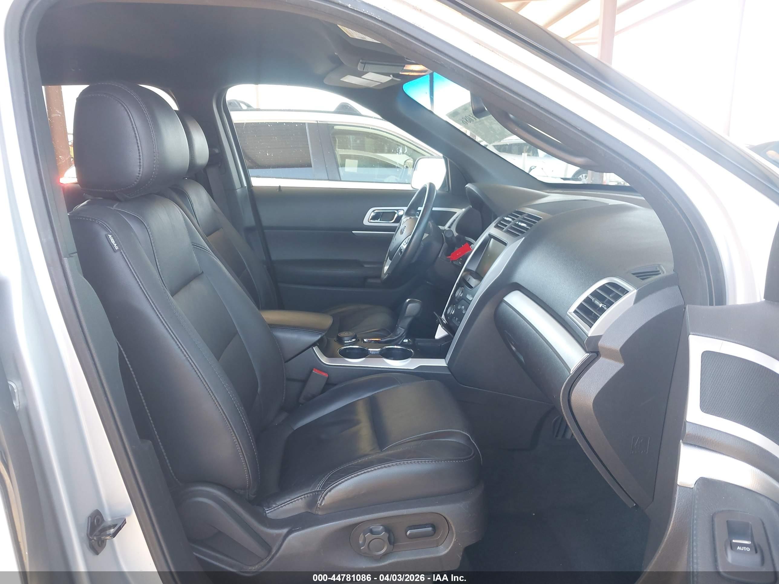 FORD EXPLORER image 5