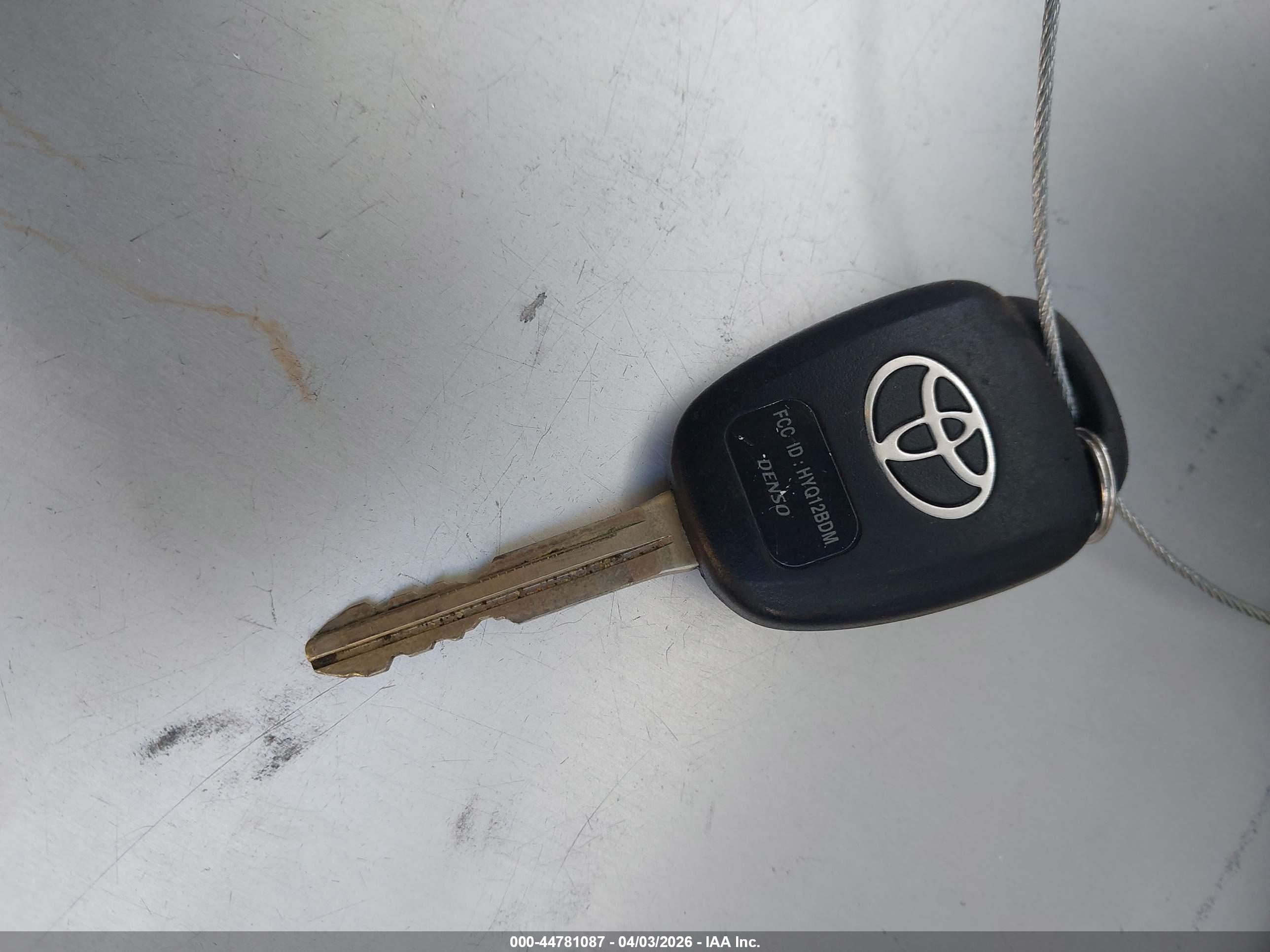 TOYOTA CAMRY image 11