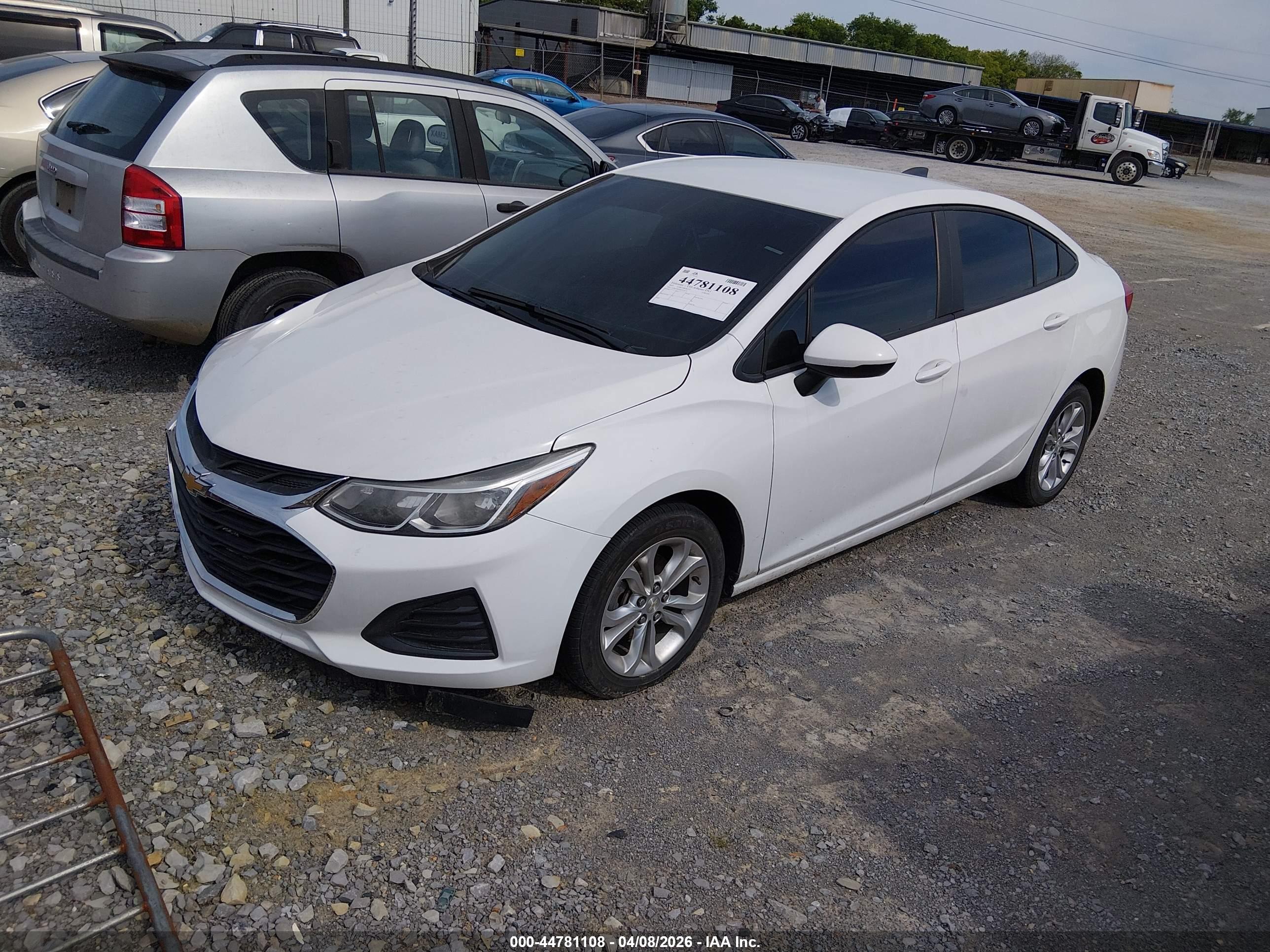 CHEVROLET CRUZE image 2
