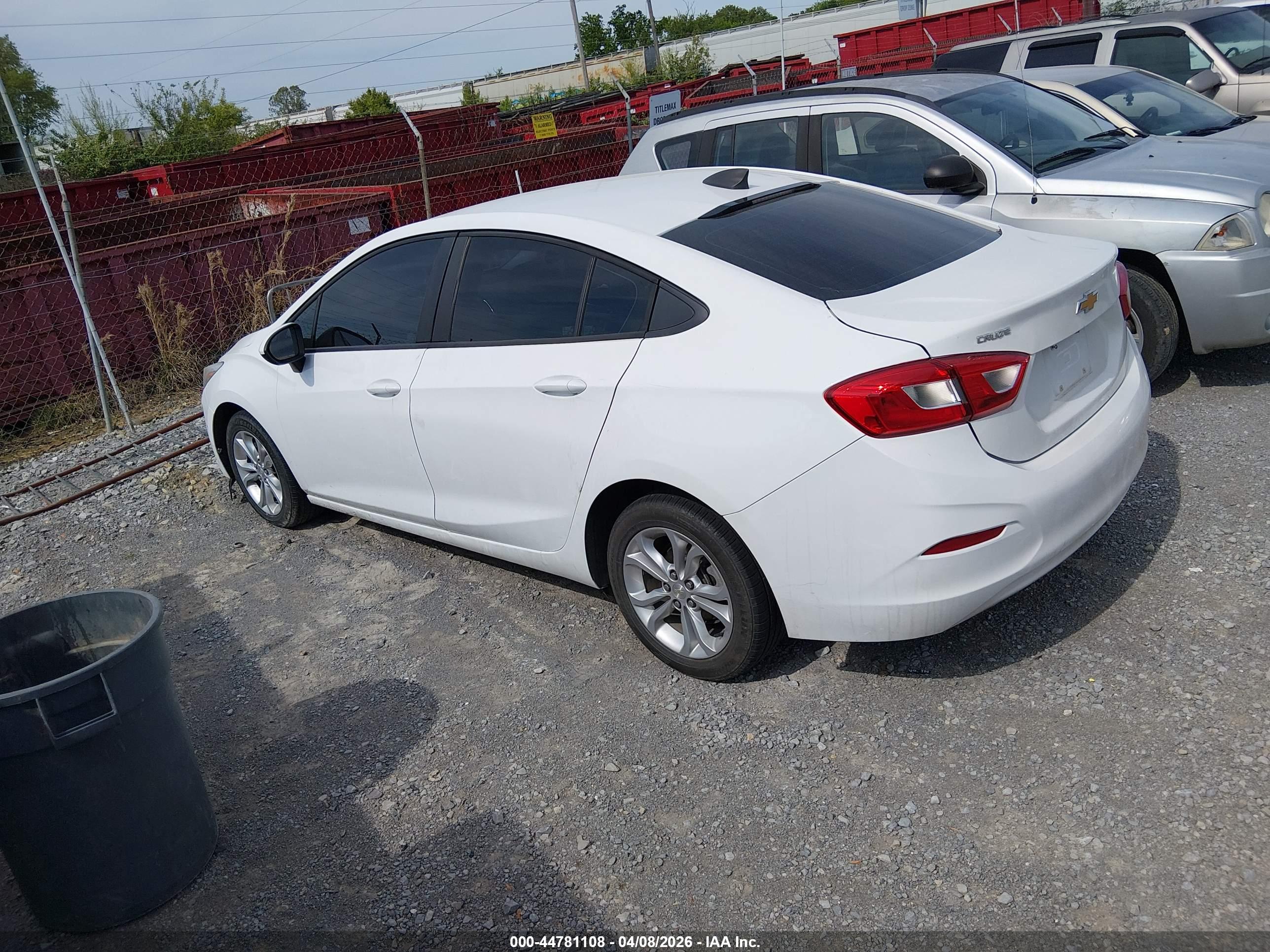 CHEVROLET CRUZE image 3