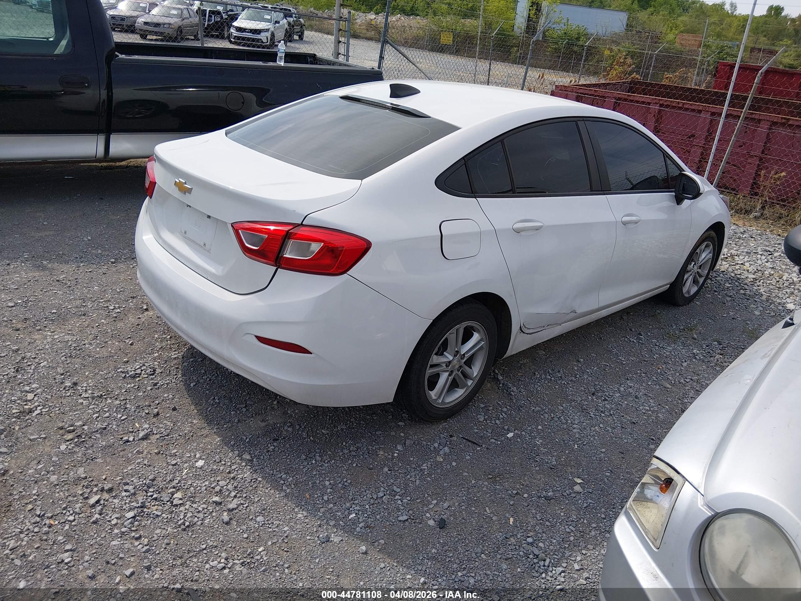 CHEVROLET CRUZE image 4