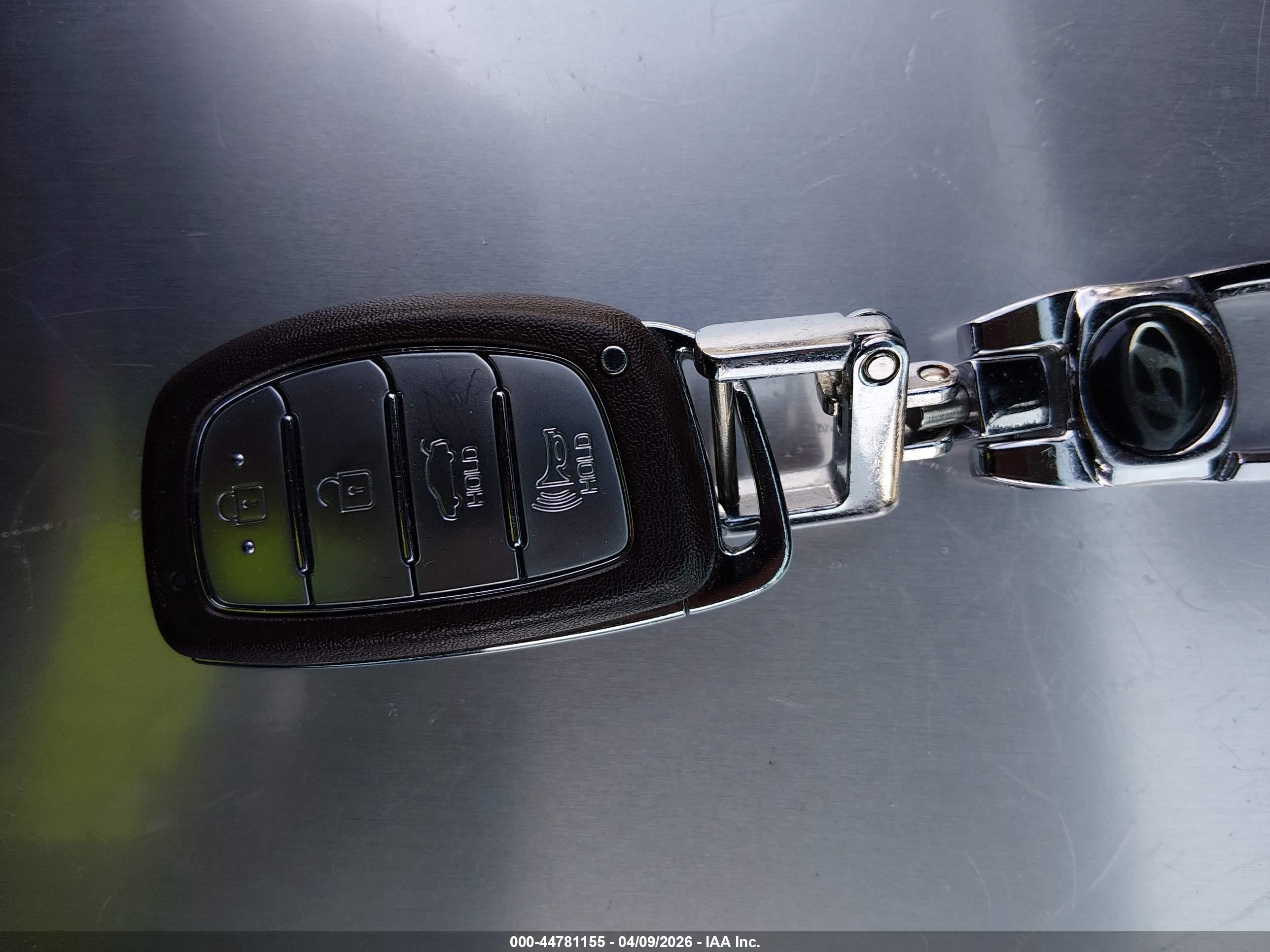 HYUNDAI ELANTRA image 11
