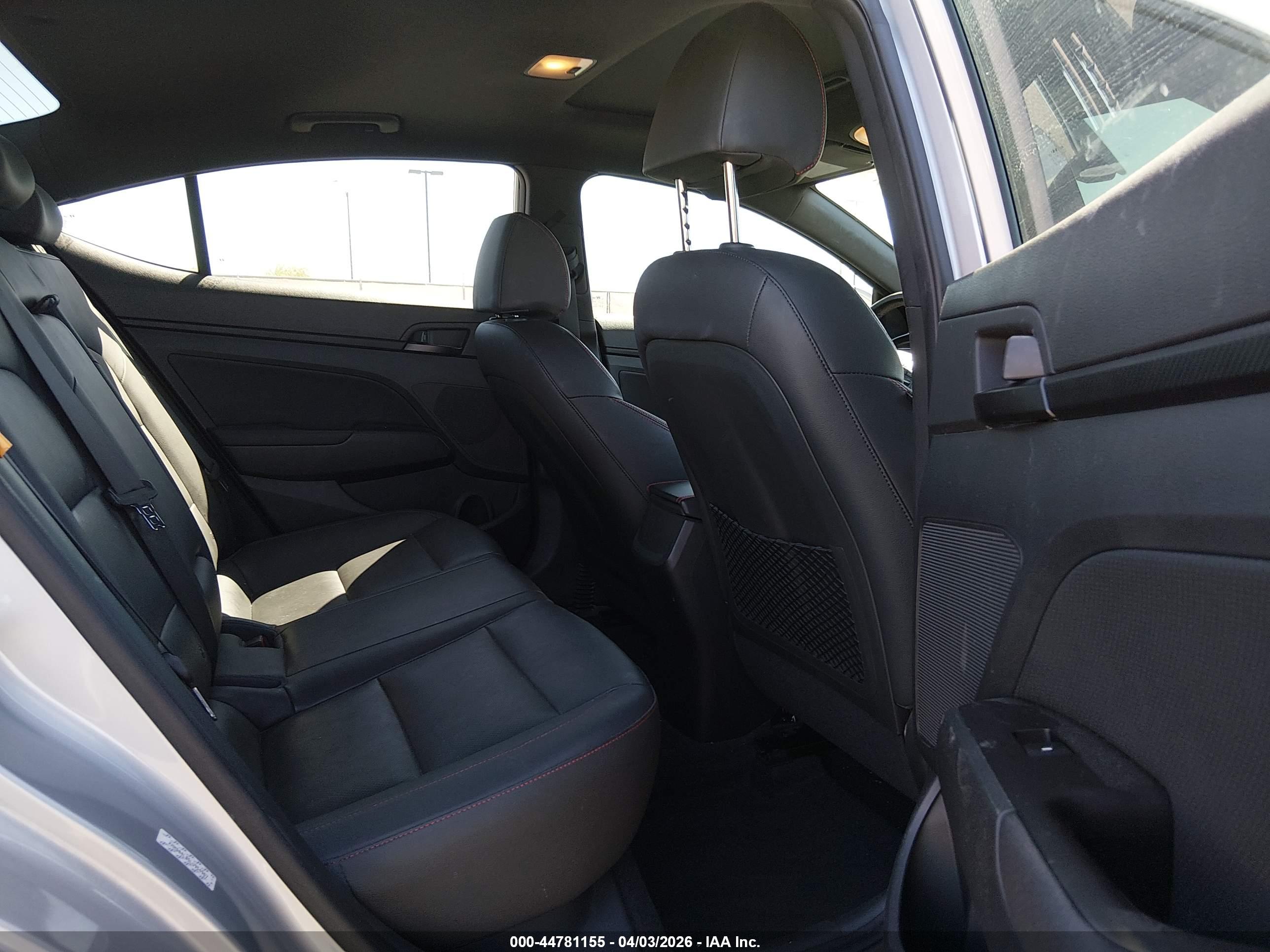 HYUNDAI ELANTRA image 8
