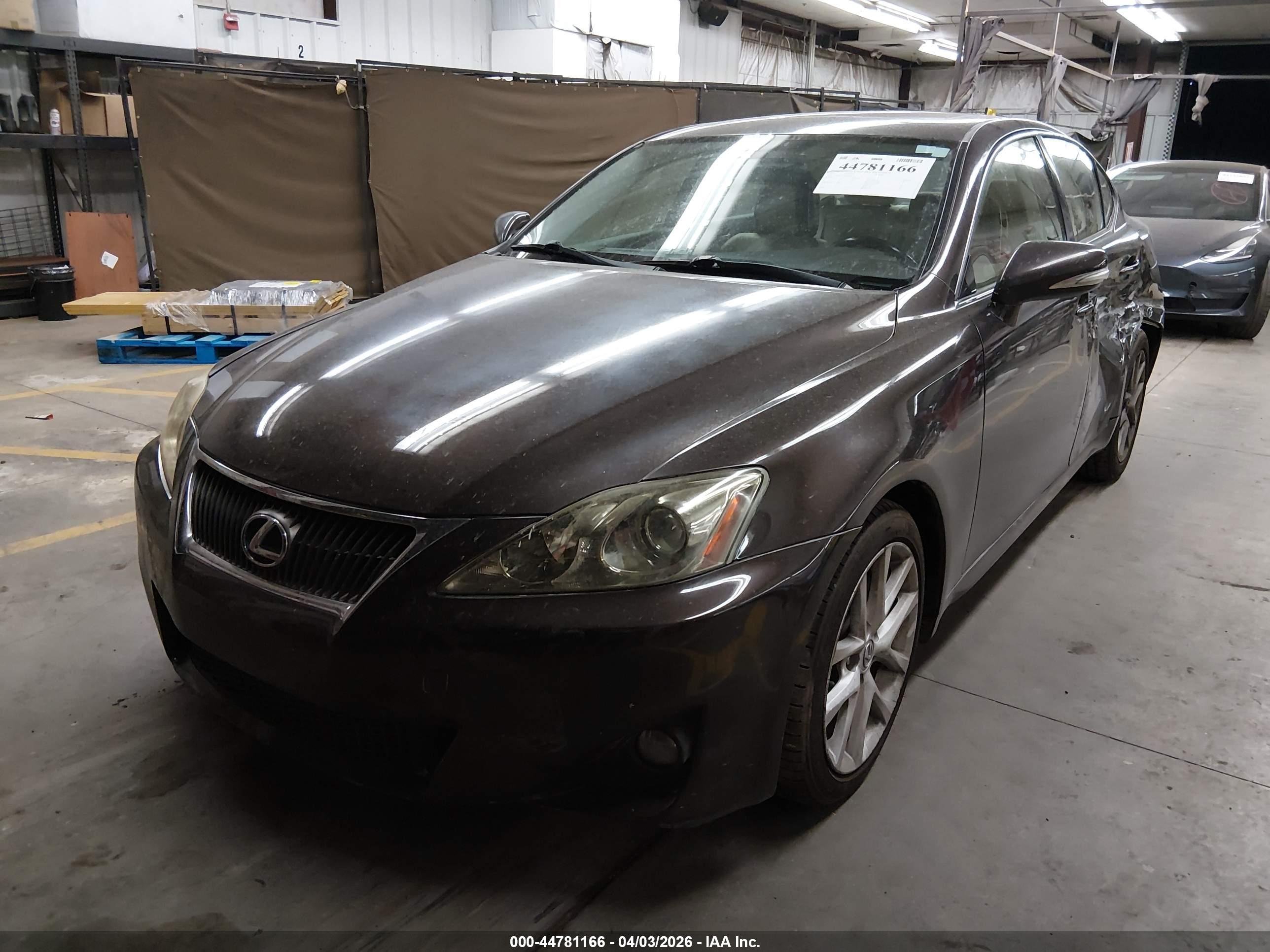LEXUS IS image 2