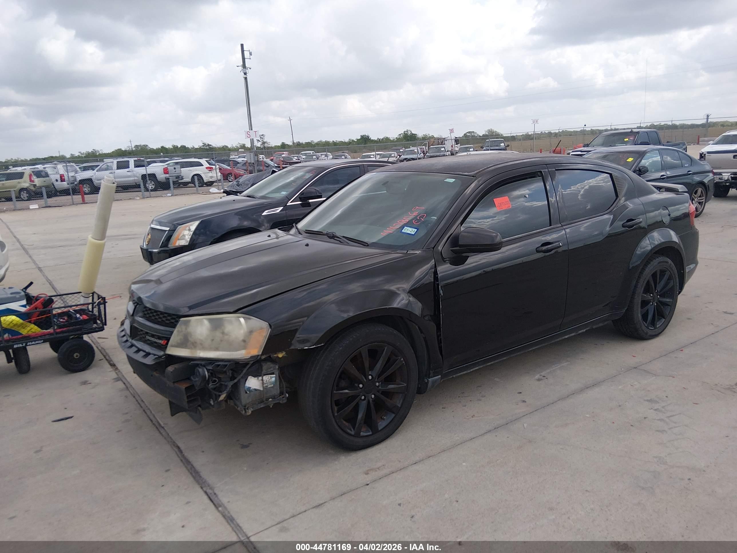 DODGE AVENGER image 2