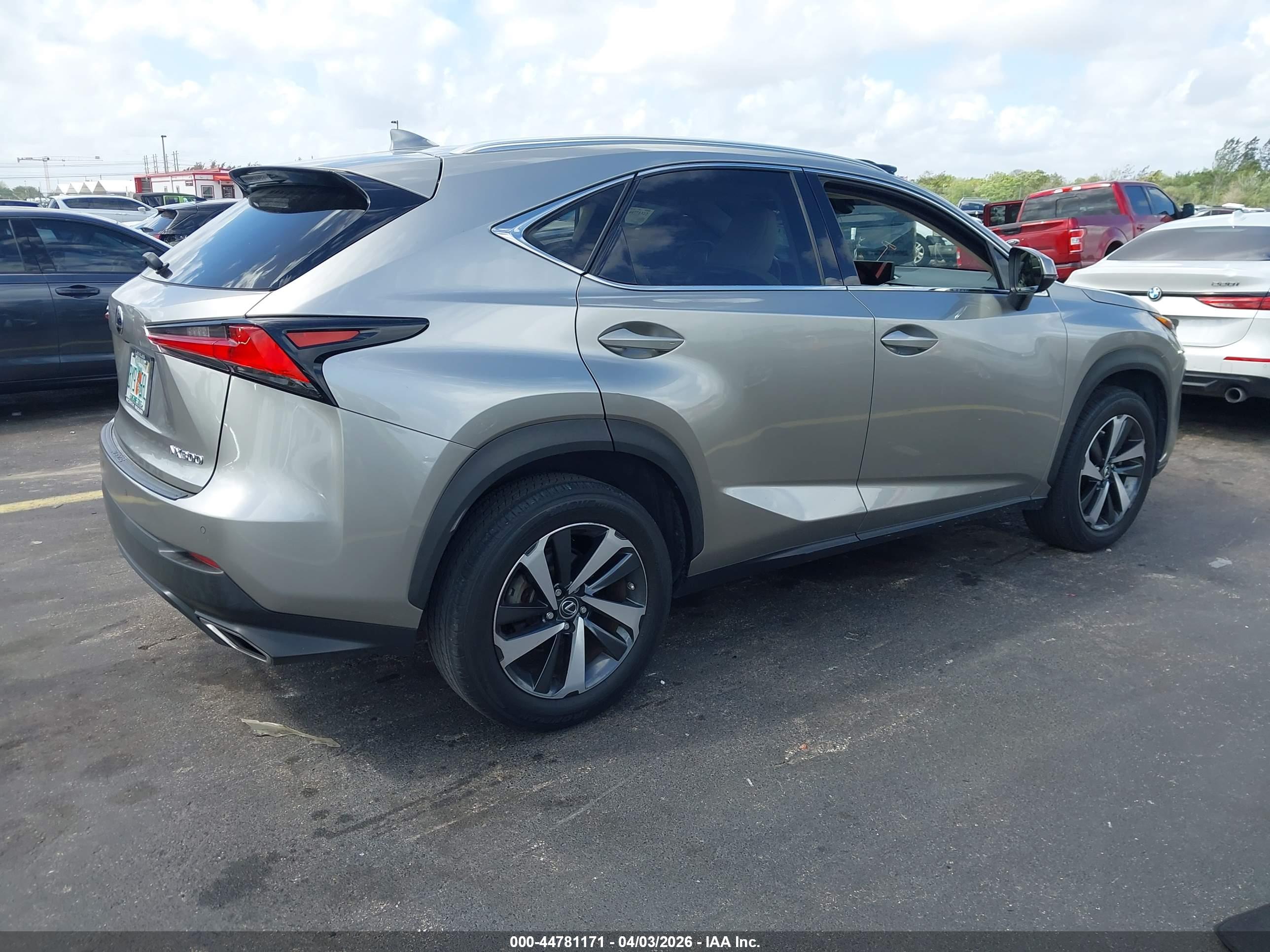LEXUS NX image 4