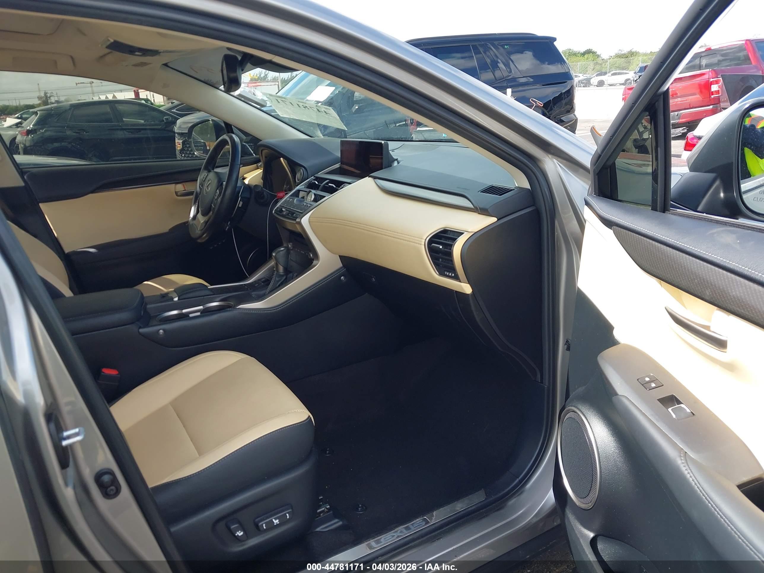 LEXUS NX image 5