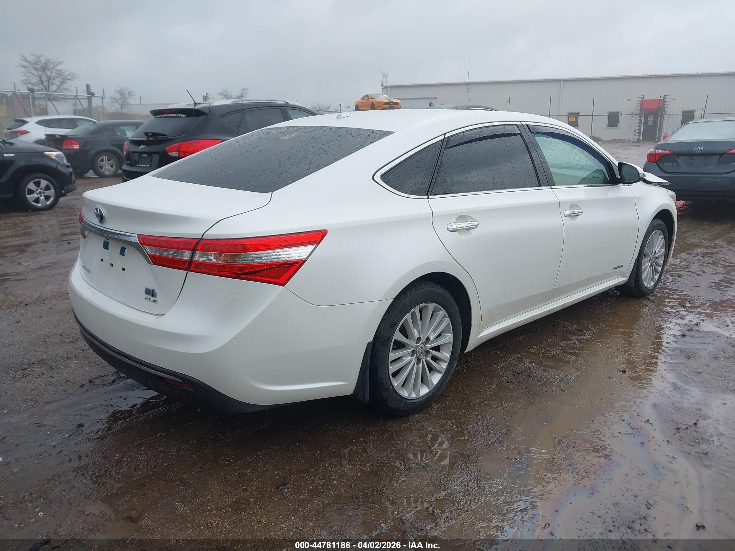 TOYOTA AVALON image 4