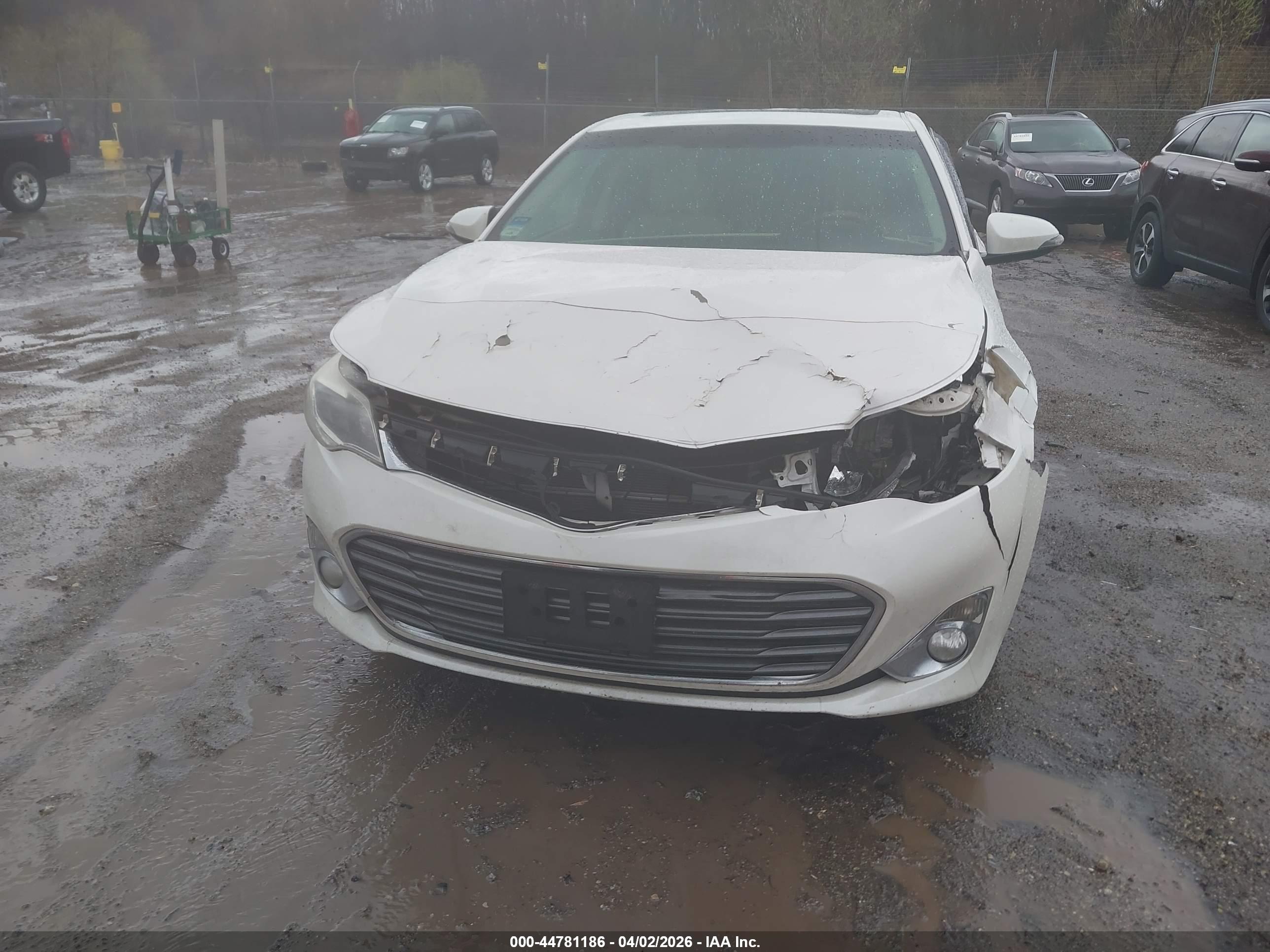 TOYOTA AVALON image 6