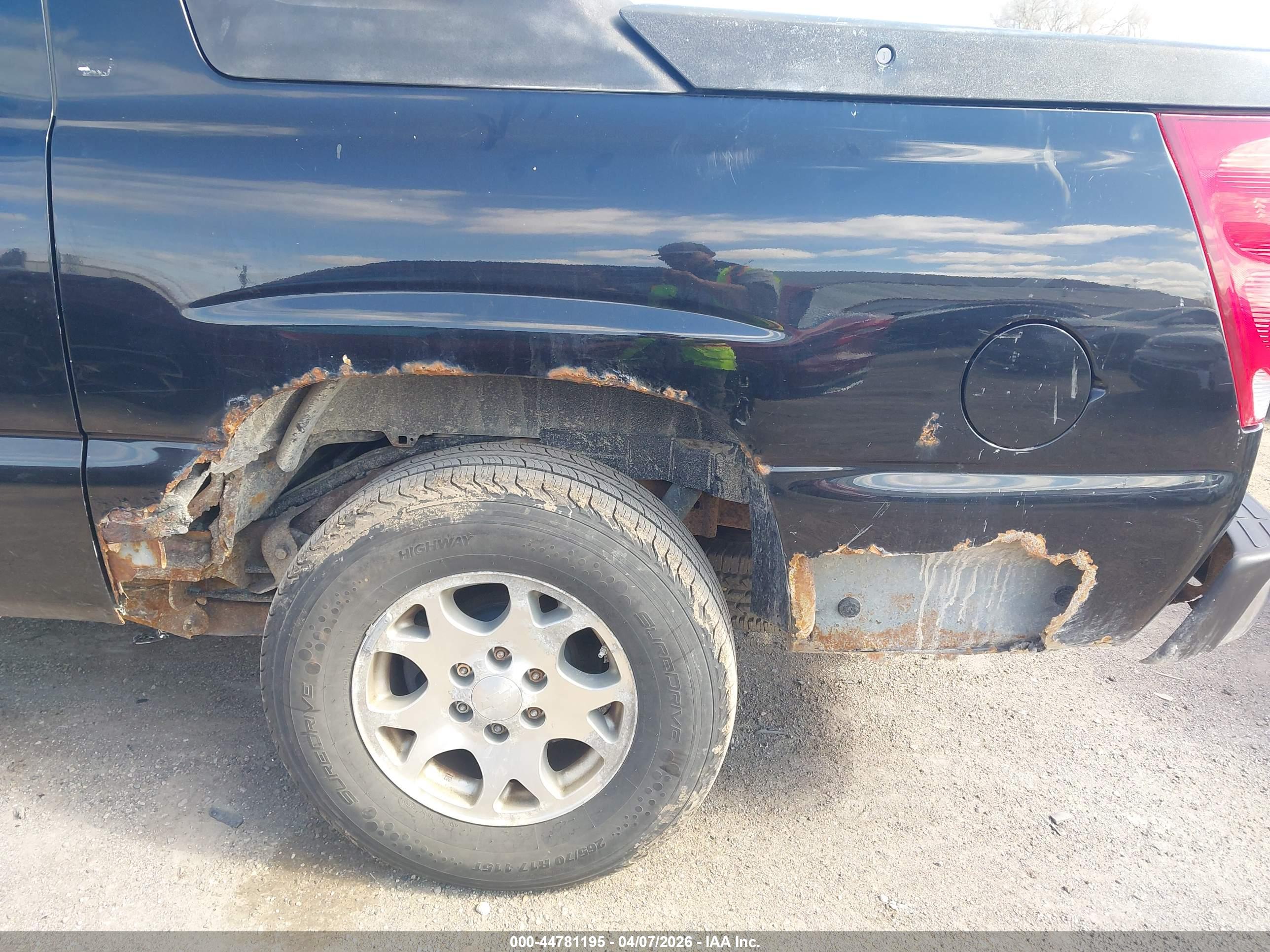 CHEVROLET AVALANCHE image 6