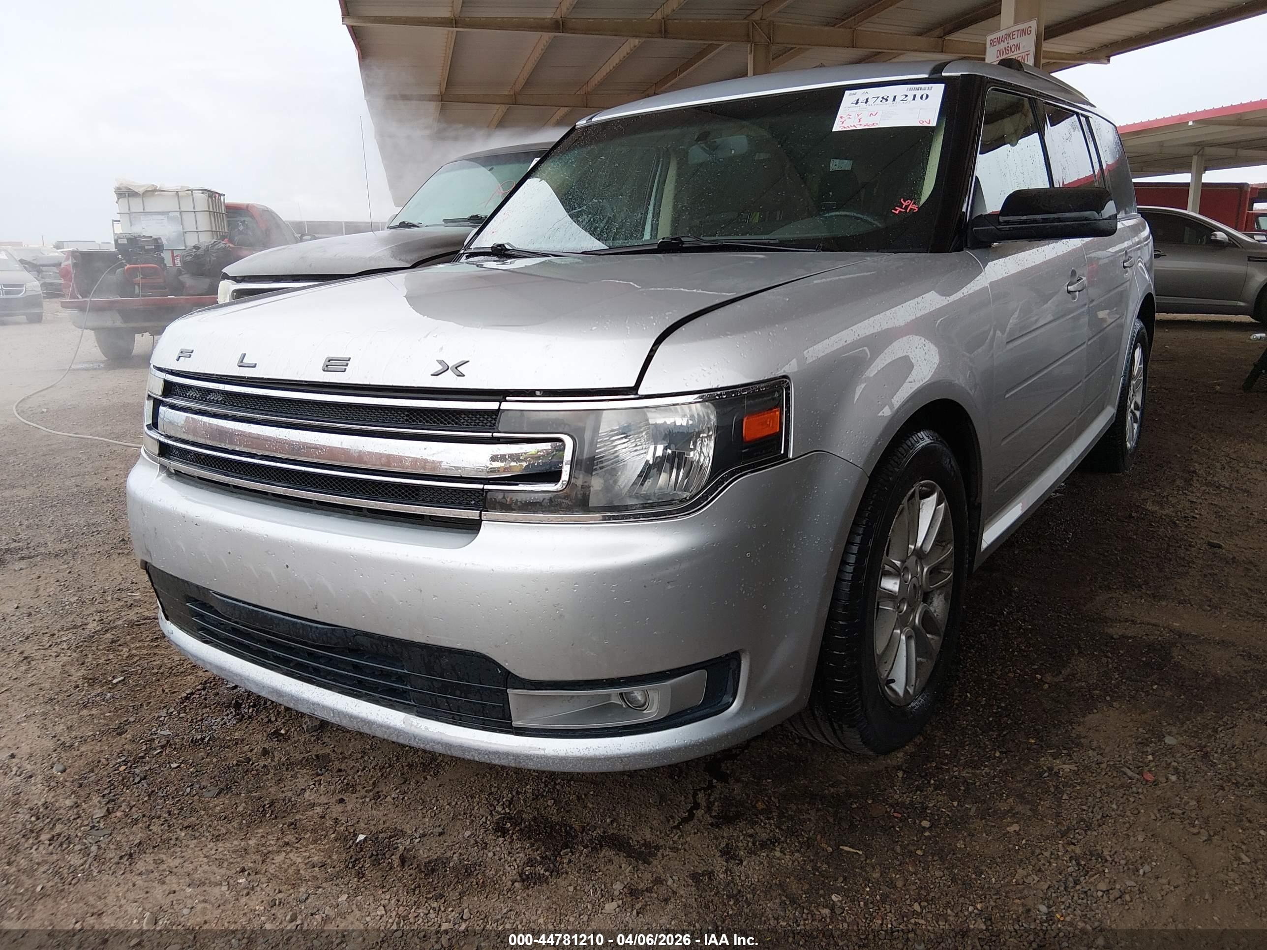 FORD FLEX image 2