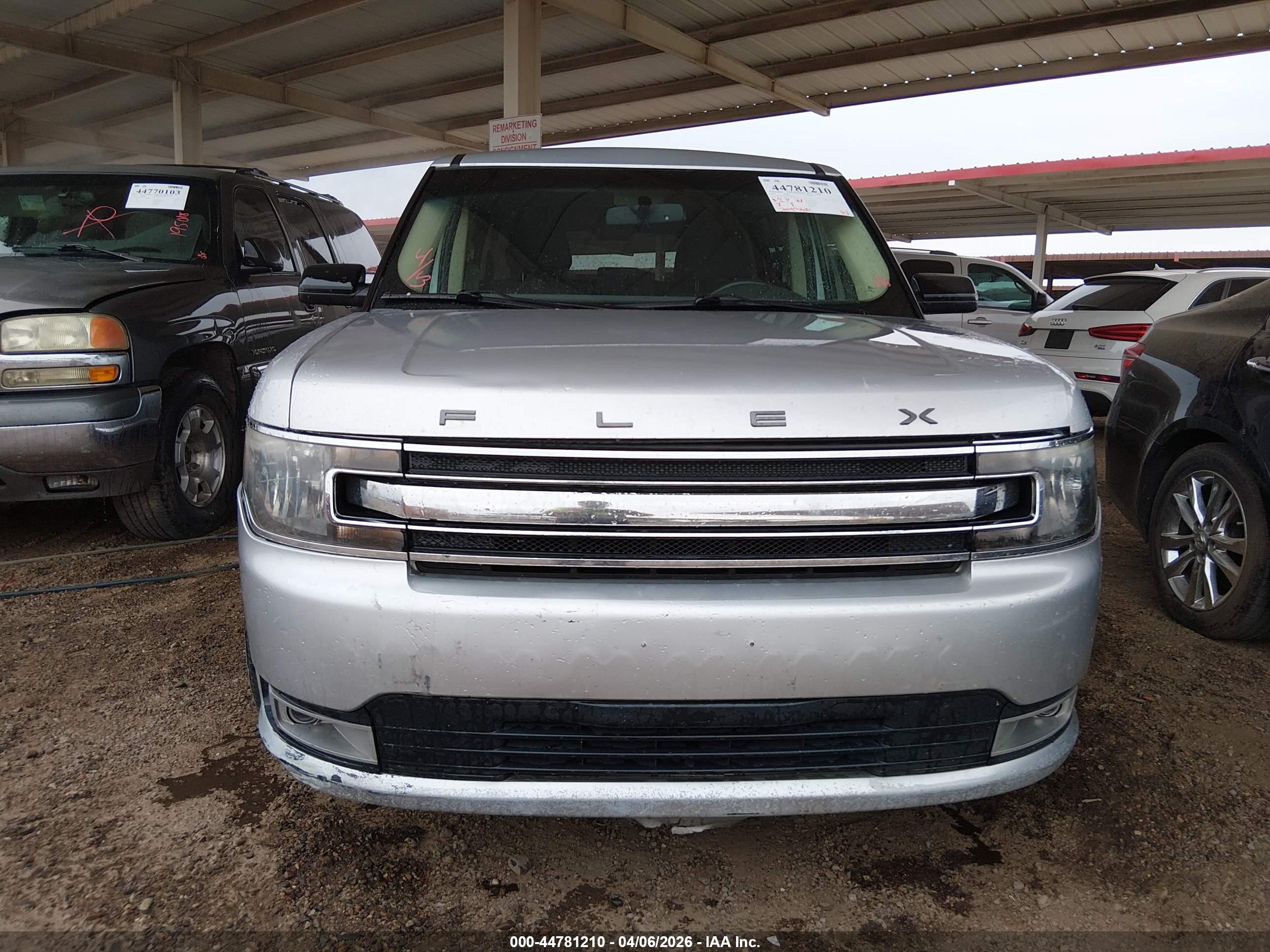 FORD FLEX image 6