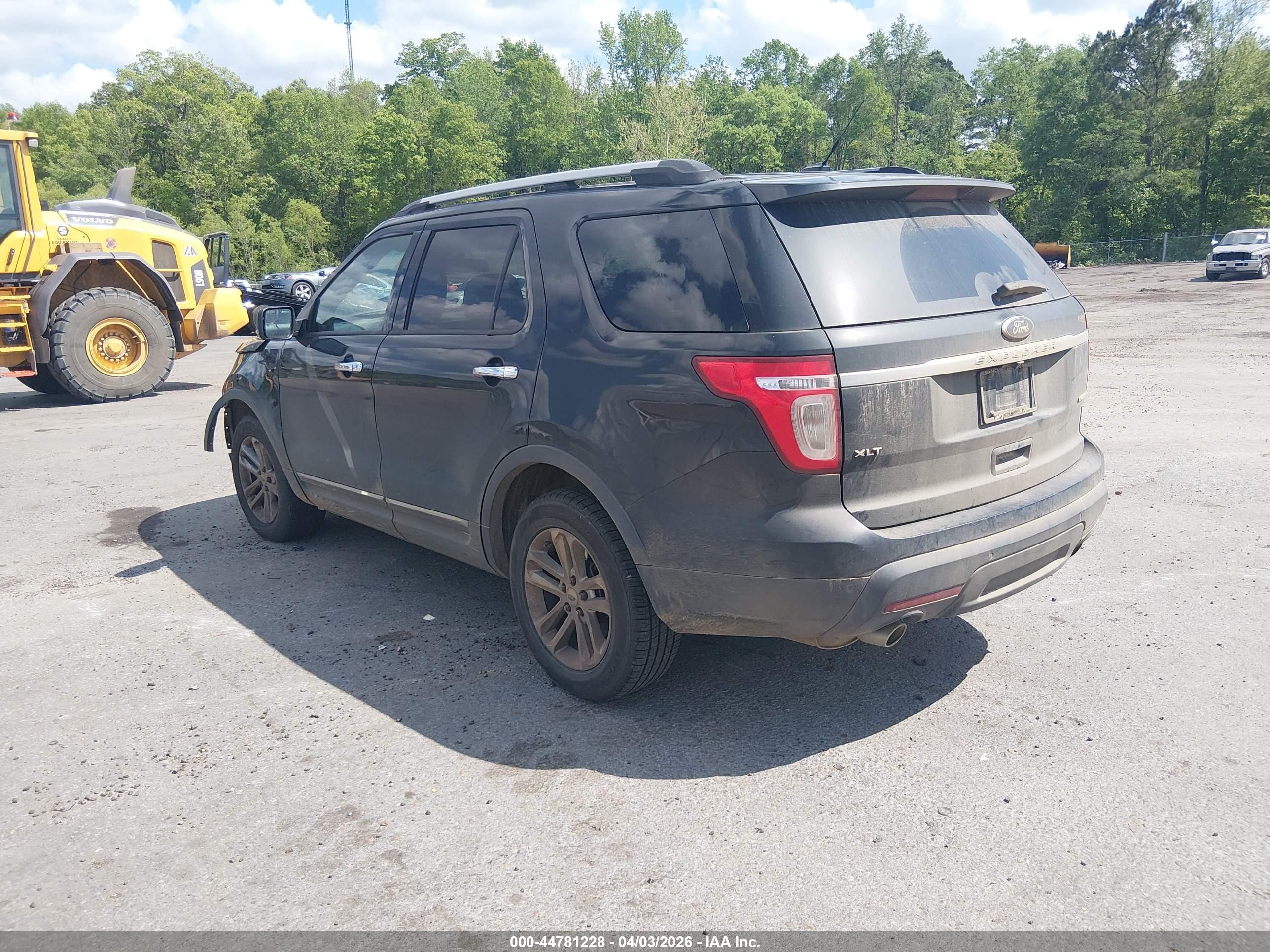 FORD EXPLORER image 3