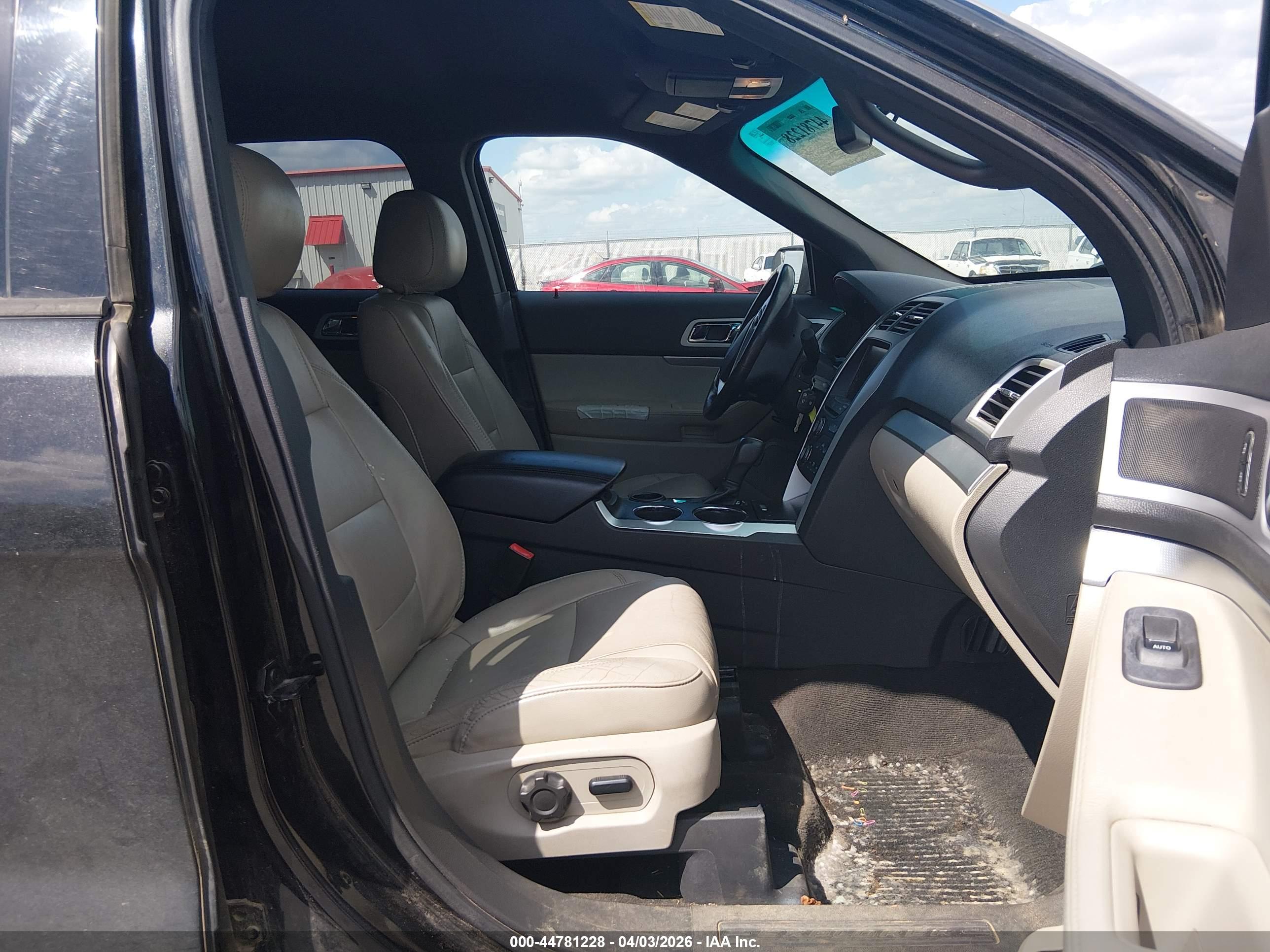 FORD EXPLORER image 5